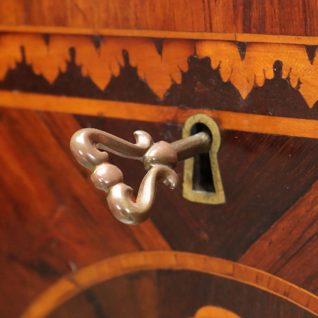 Antique Chests of Drawers Various Wood Essences XVIII Century - Italy, Late XVIII Century | Antiques | Chest of Drawers & Commodes