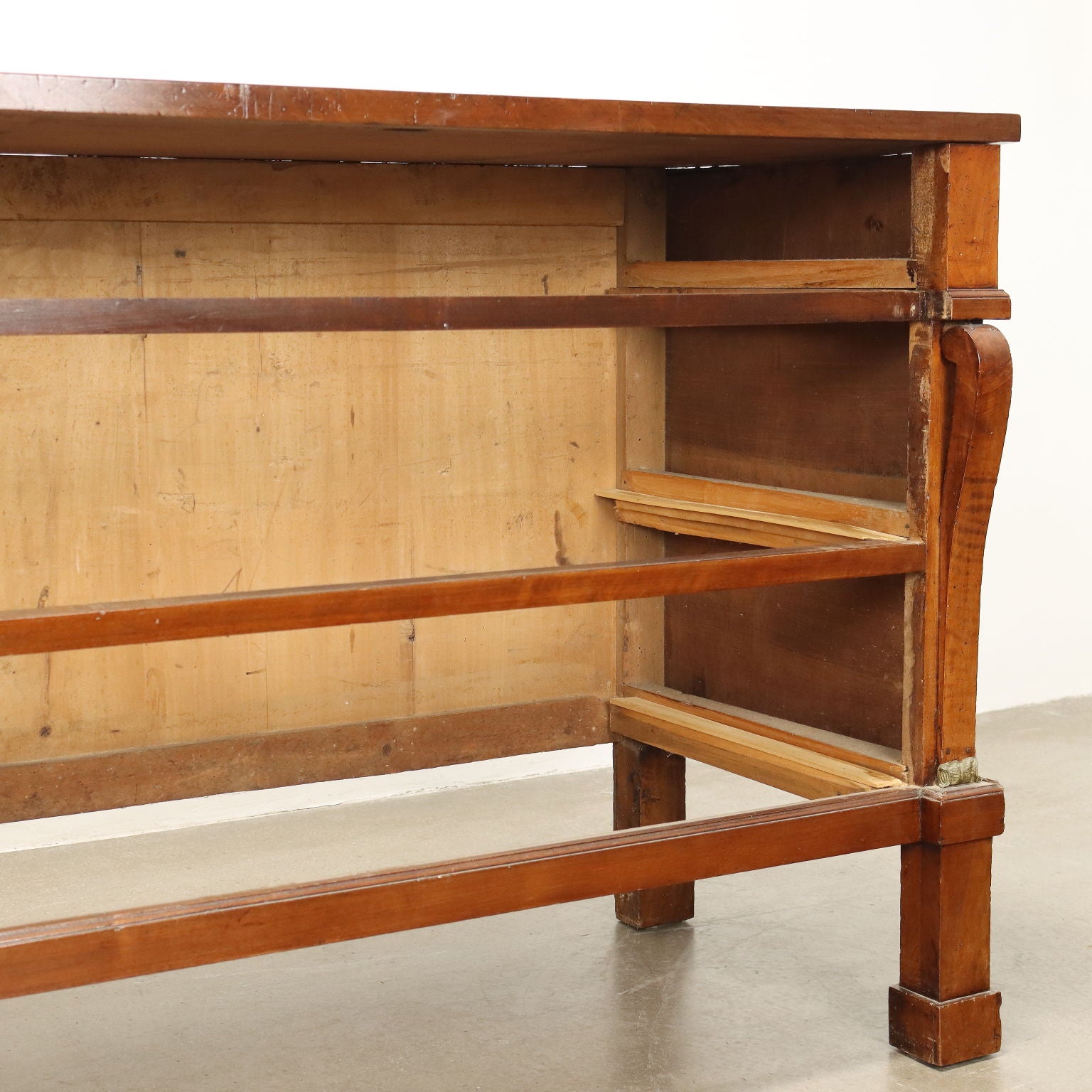  | Antiques  Chest of Drawers & Commodes