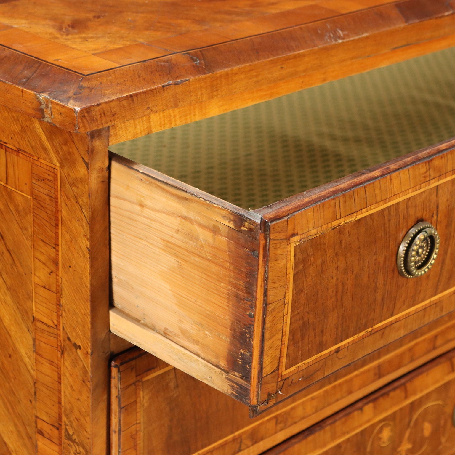  | Antiques  Chest of Drawers & Commodes