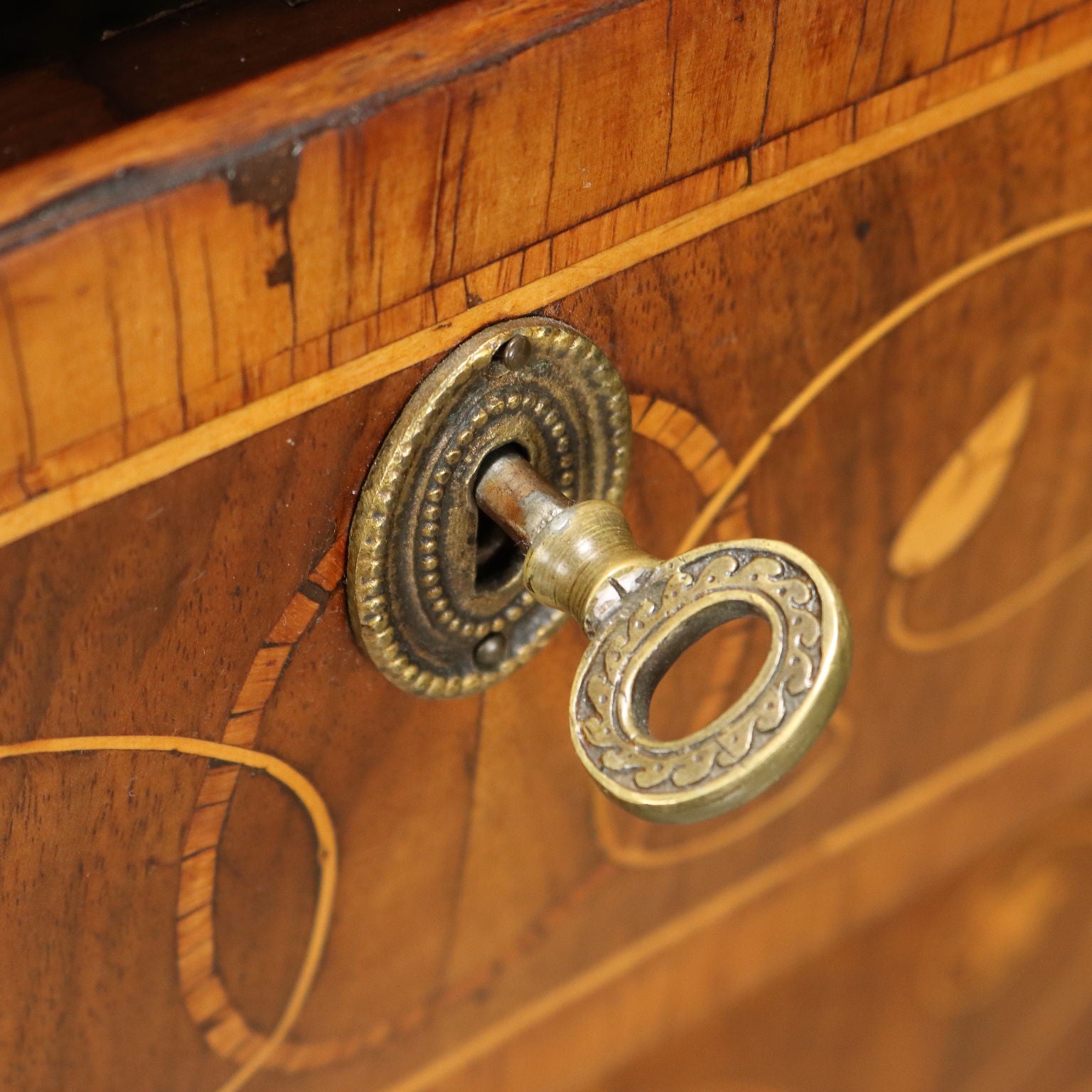  | Antiques  Chest of Drawers & Commodes