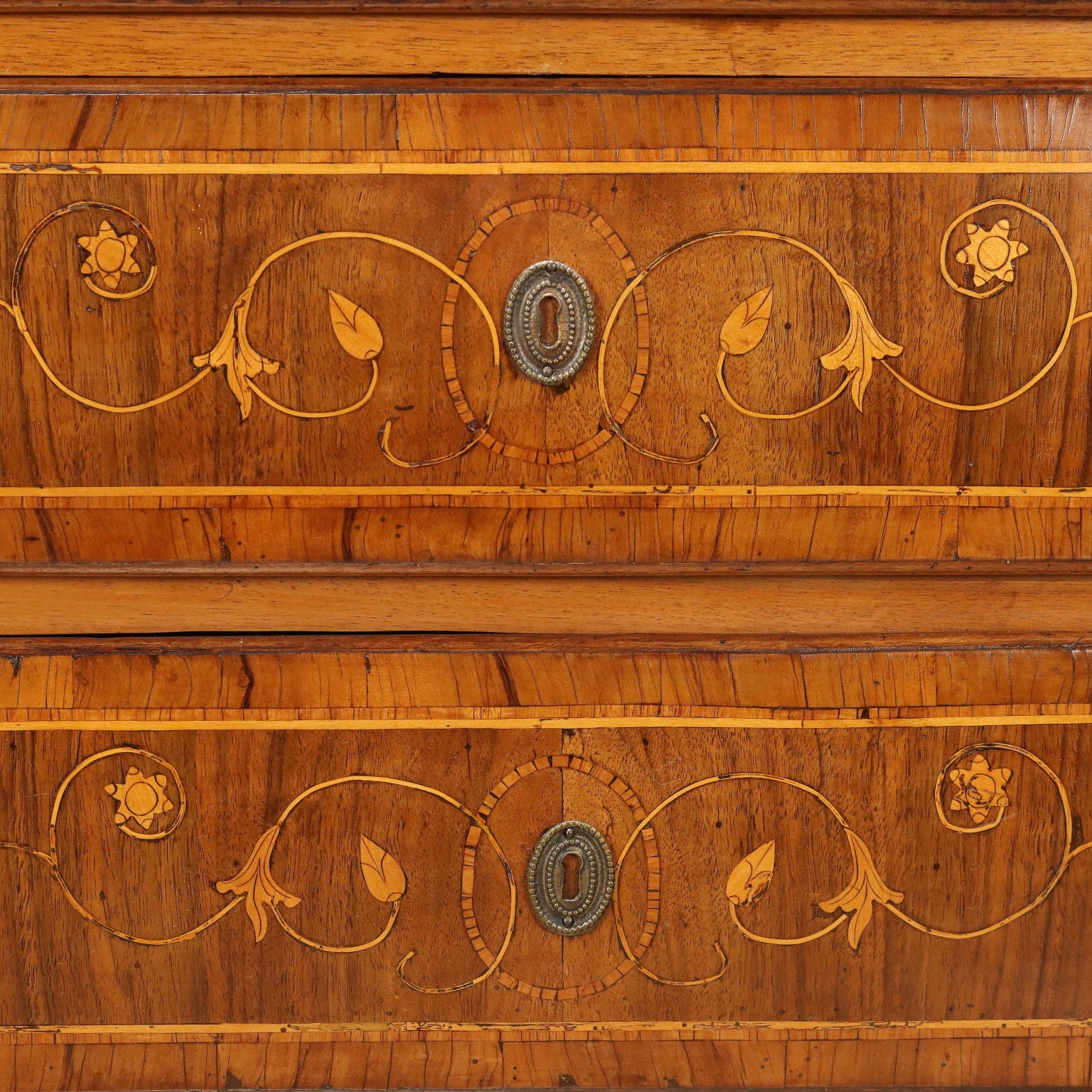  | Antiques  Chest of Drawers & Commodes