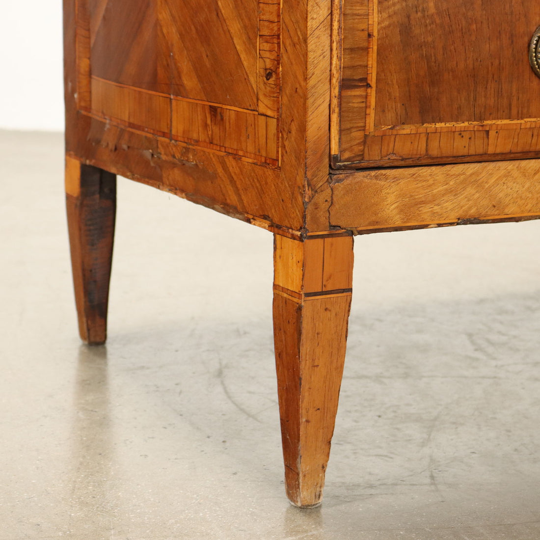  | Antiques  Chest of Drawers & Commodes