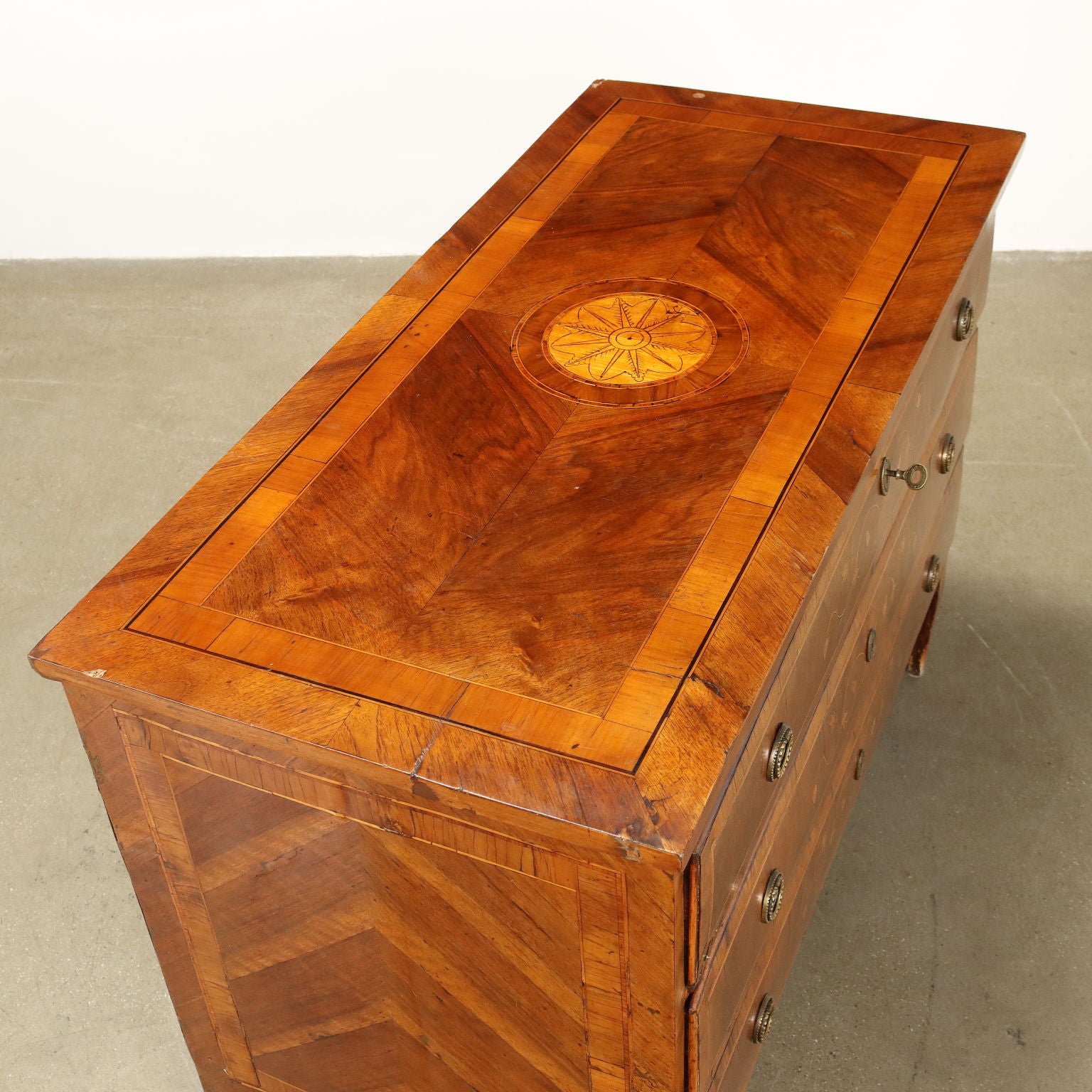  | Antiques  Chest of Drawers & Commodes