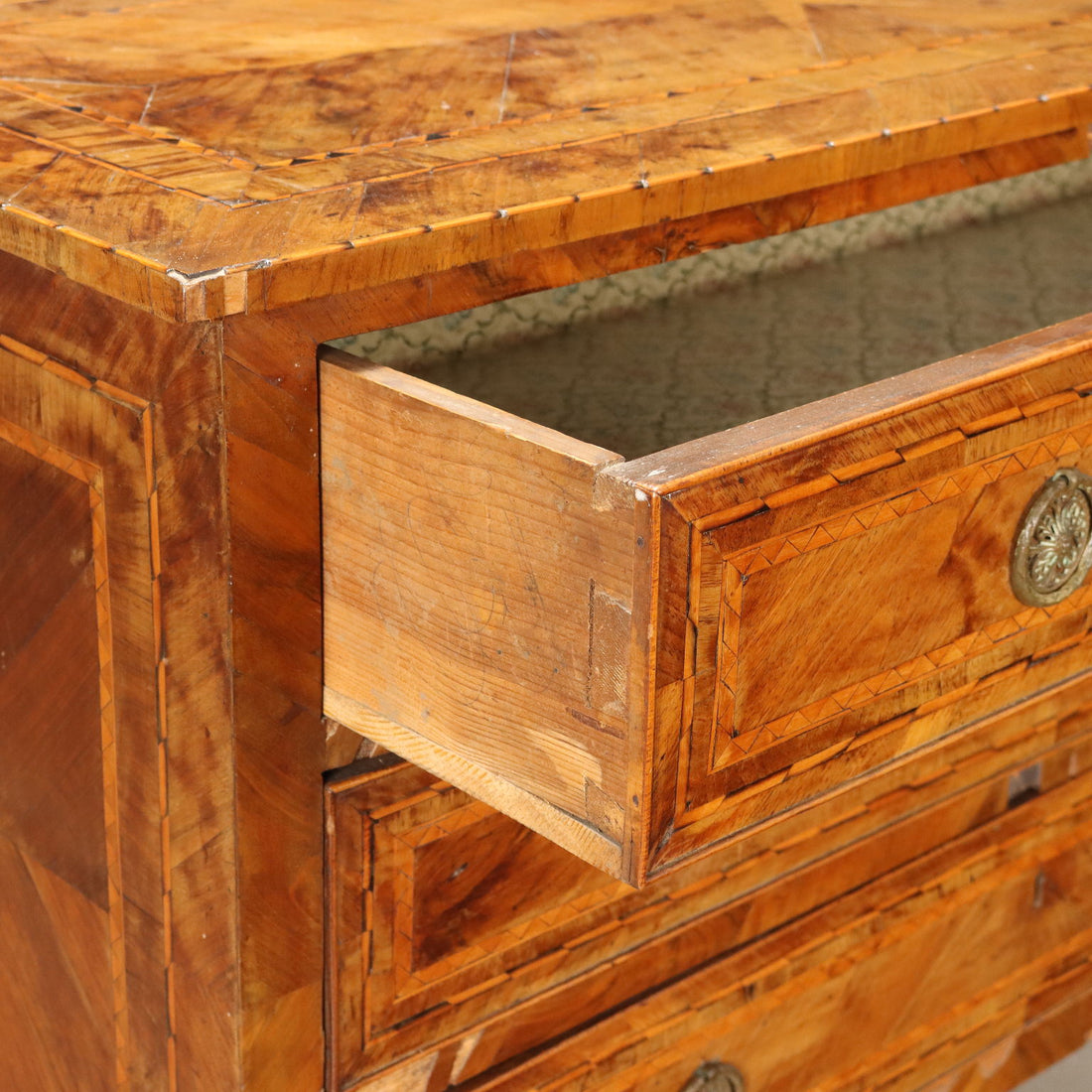  | Antiques  Chest of Drawers & Commodes
