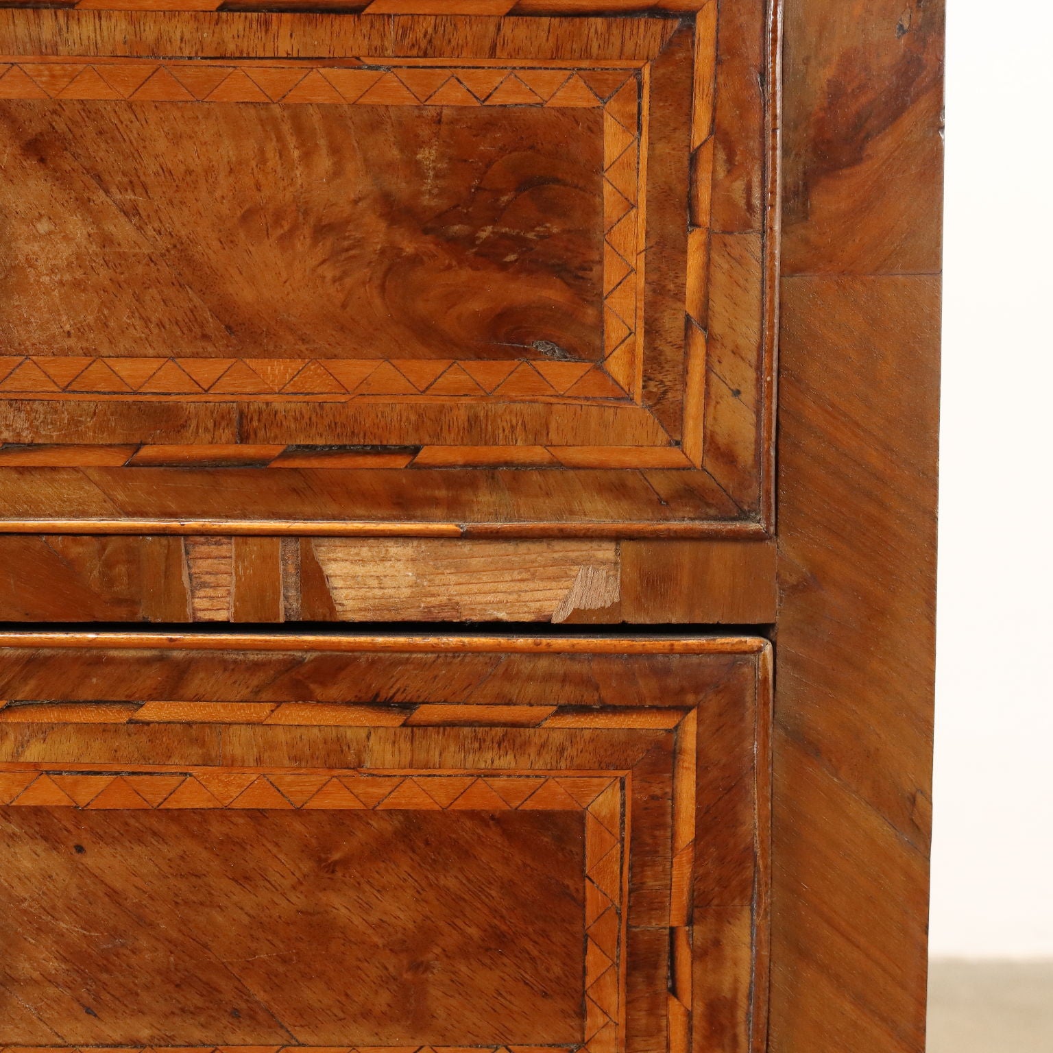  | Antiques  Chest of Drawers & Commodes