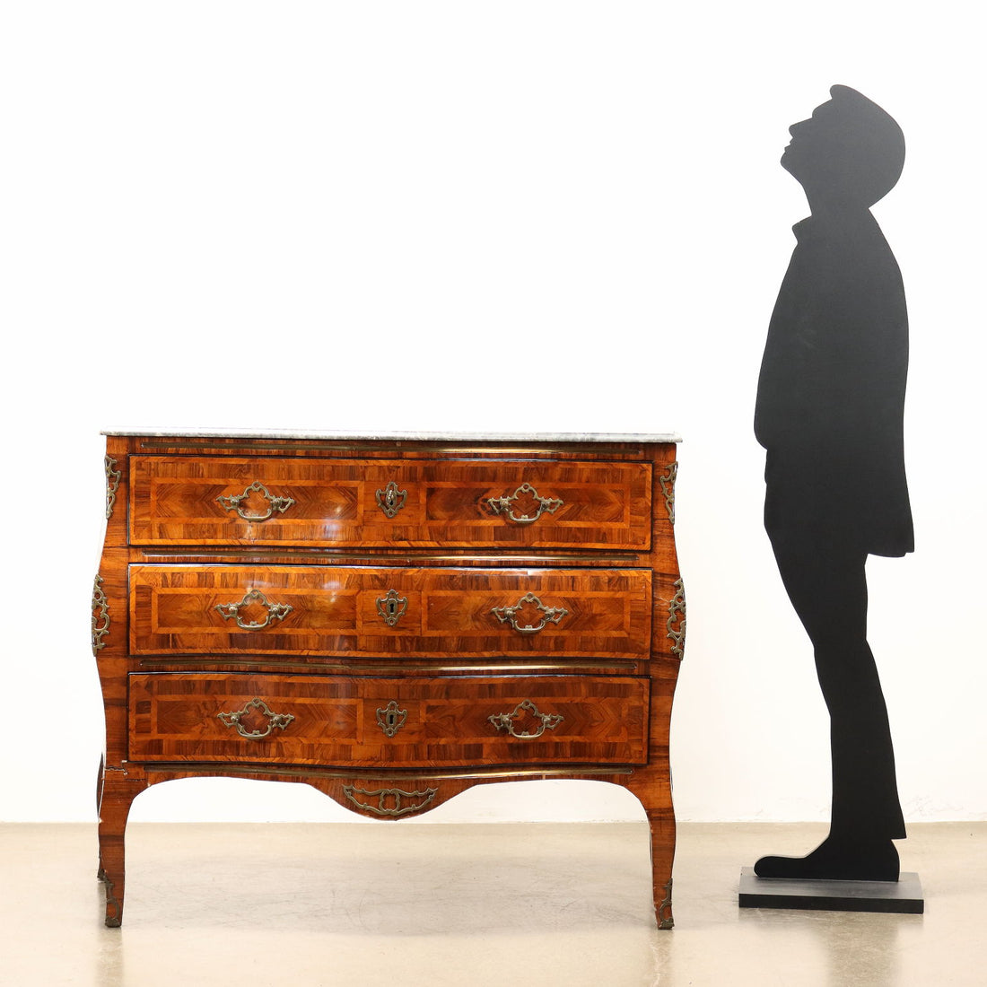  | Antiques  Chest of Drawers & Commodes