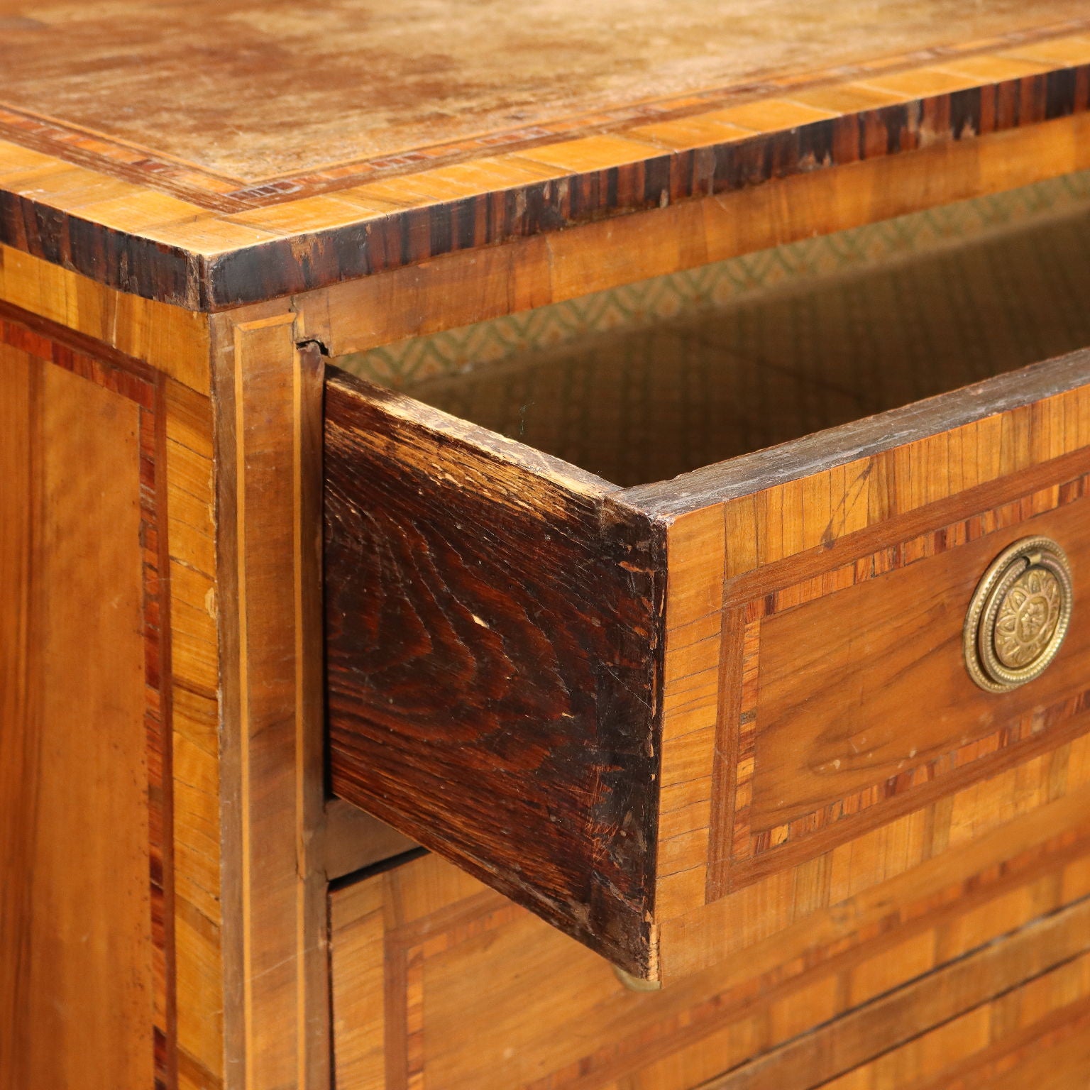  | Antiques  Chest of Drawers & Commodes