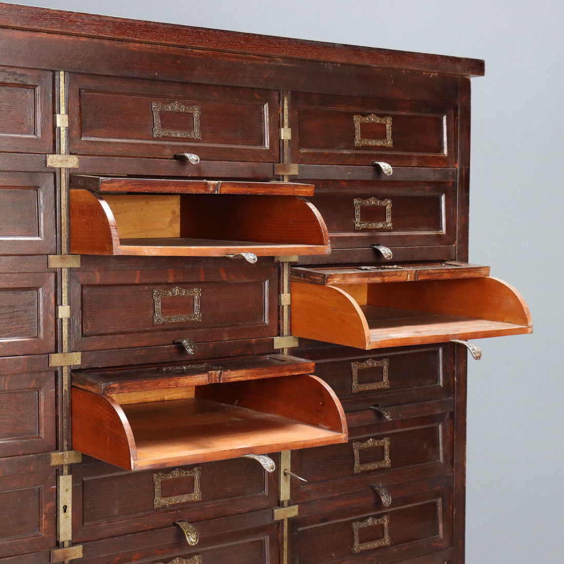  | Antiques  Chest of Drawers & Commodes