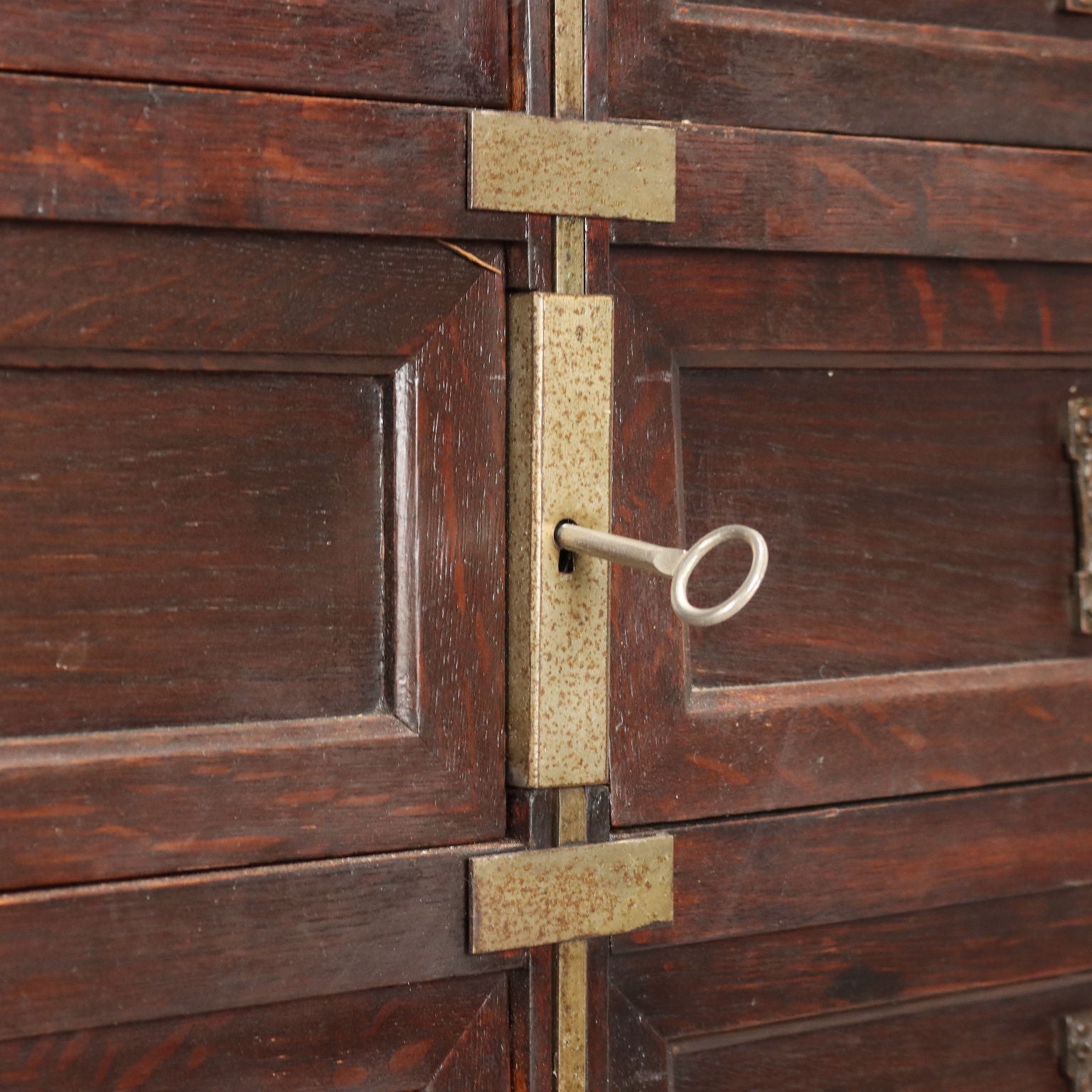  | Antiques  Chest of Drawers & Commodes