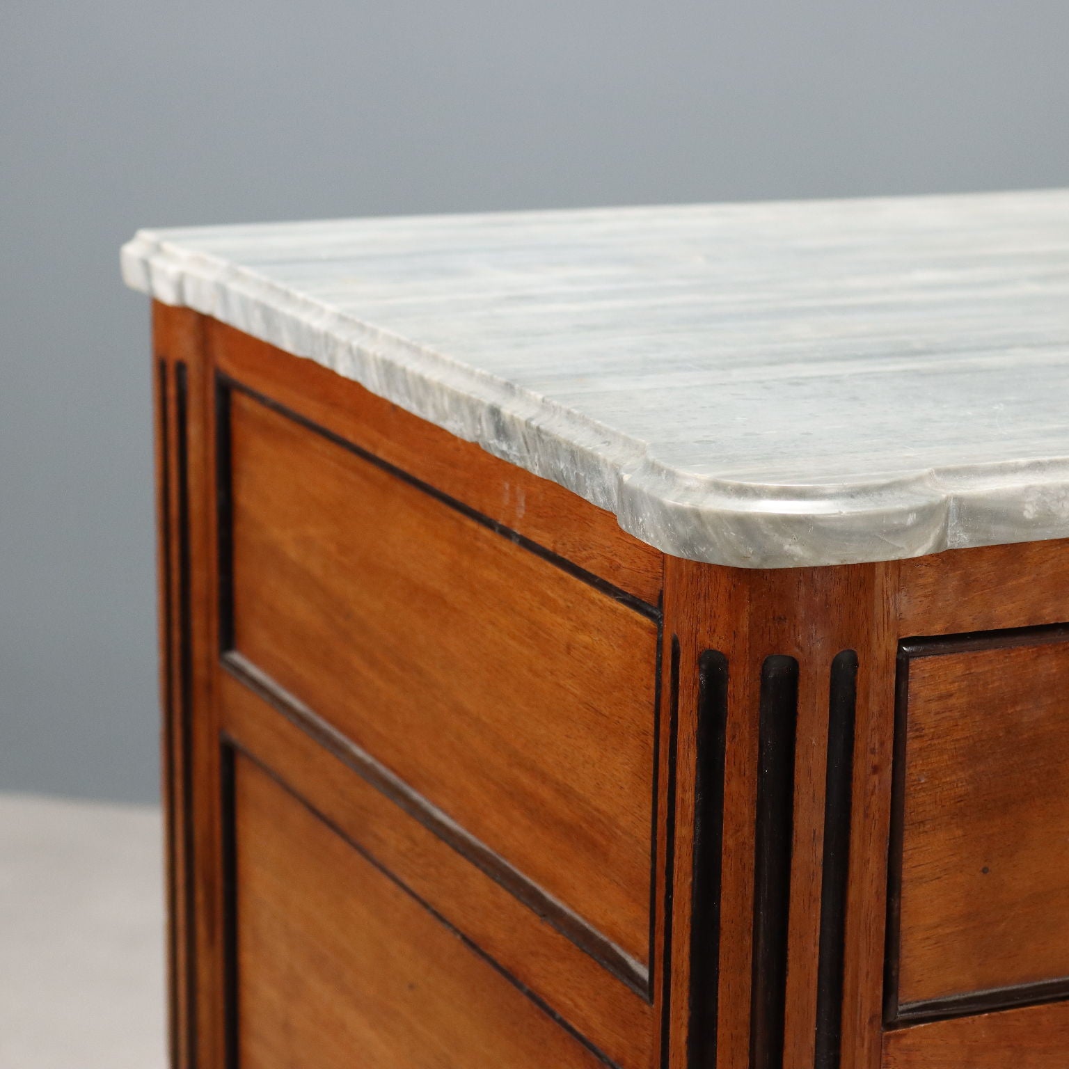  | Antiques  Chest of Drawers & Commodes