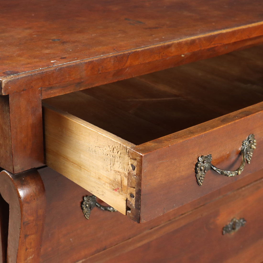  | Antiques  Chest of Drawers & Commodes