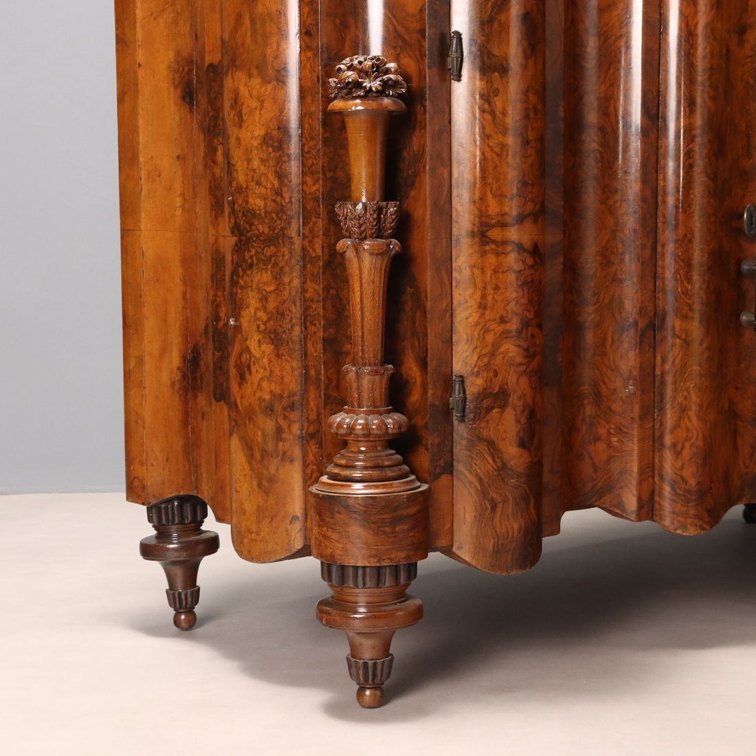  | Antiques  Chest of Drawers & Commodes