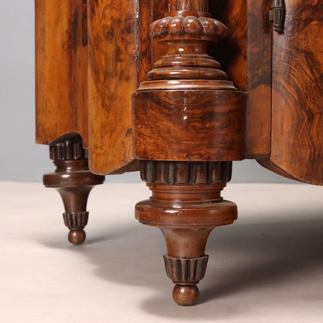  | Antiques  Chest of Drawers & Commodes