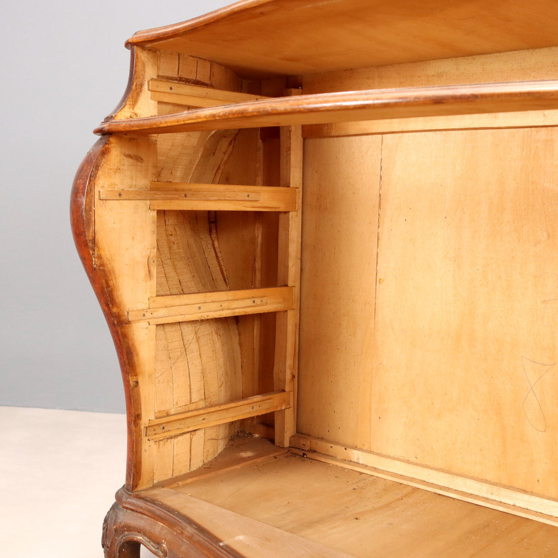  | Antiques  Chest of Drawers & Commodes