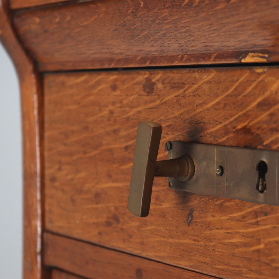  | Antiques  Chest of Drawers & Commodes