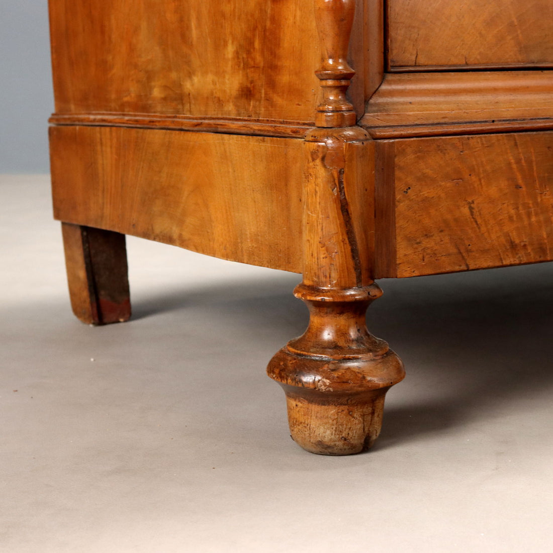  | Antiques  Chest of Drawers & Commodes