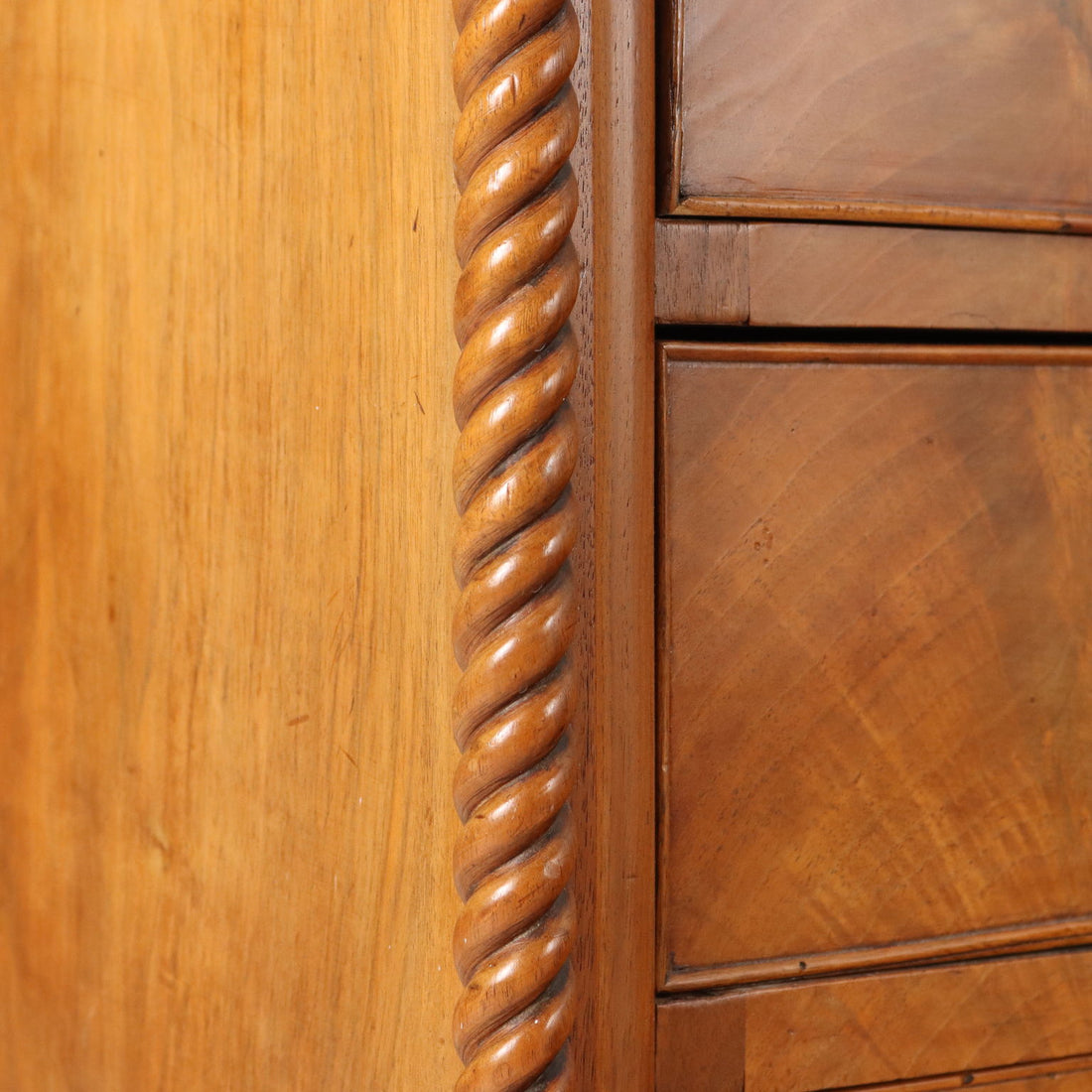  | Antiques  Chest of Drawers & Commodes