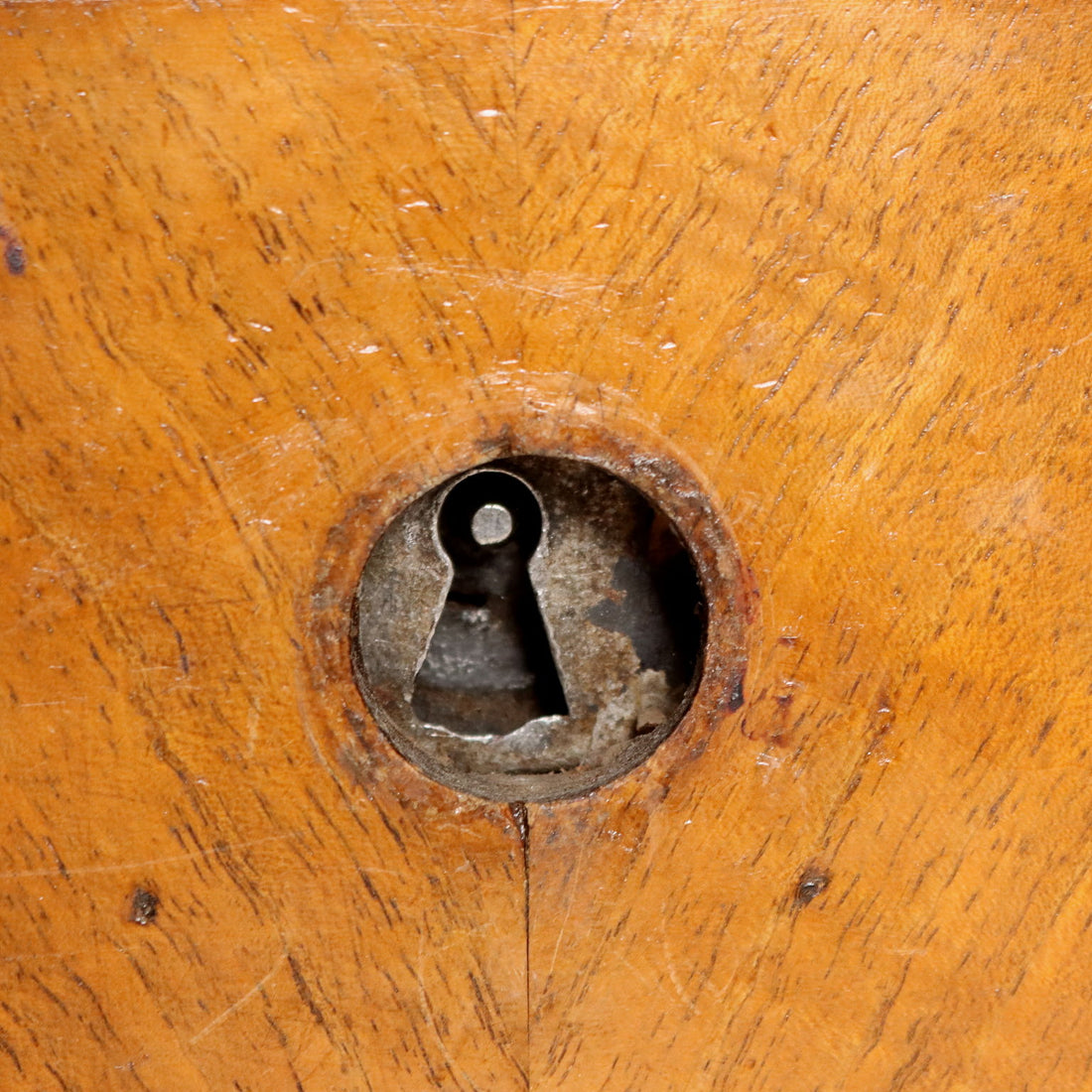  | Antiques  Chest of Drawers & Commodes