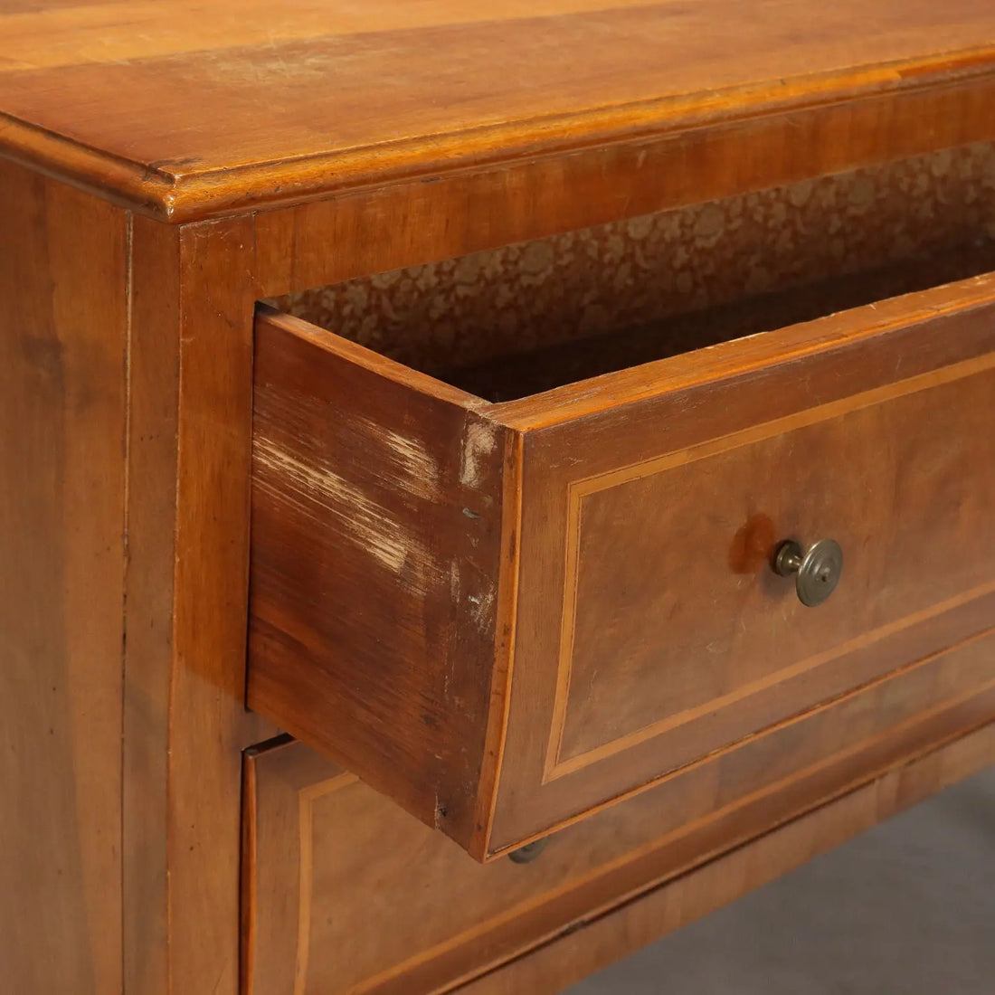 Antique Chest of Drawers Neoclassical Mahogany Italy XVIII Century - Italy, Third Quarter XVIII Century | Antiques | Chest of Drawers & Commodes