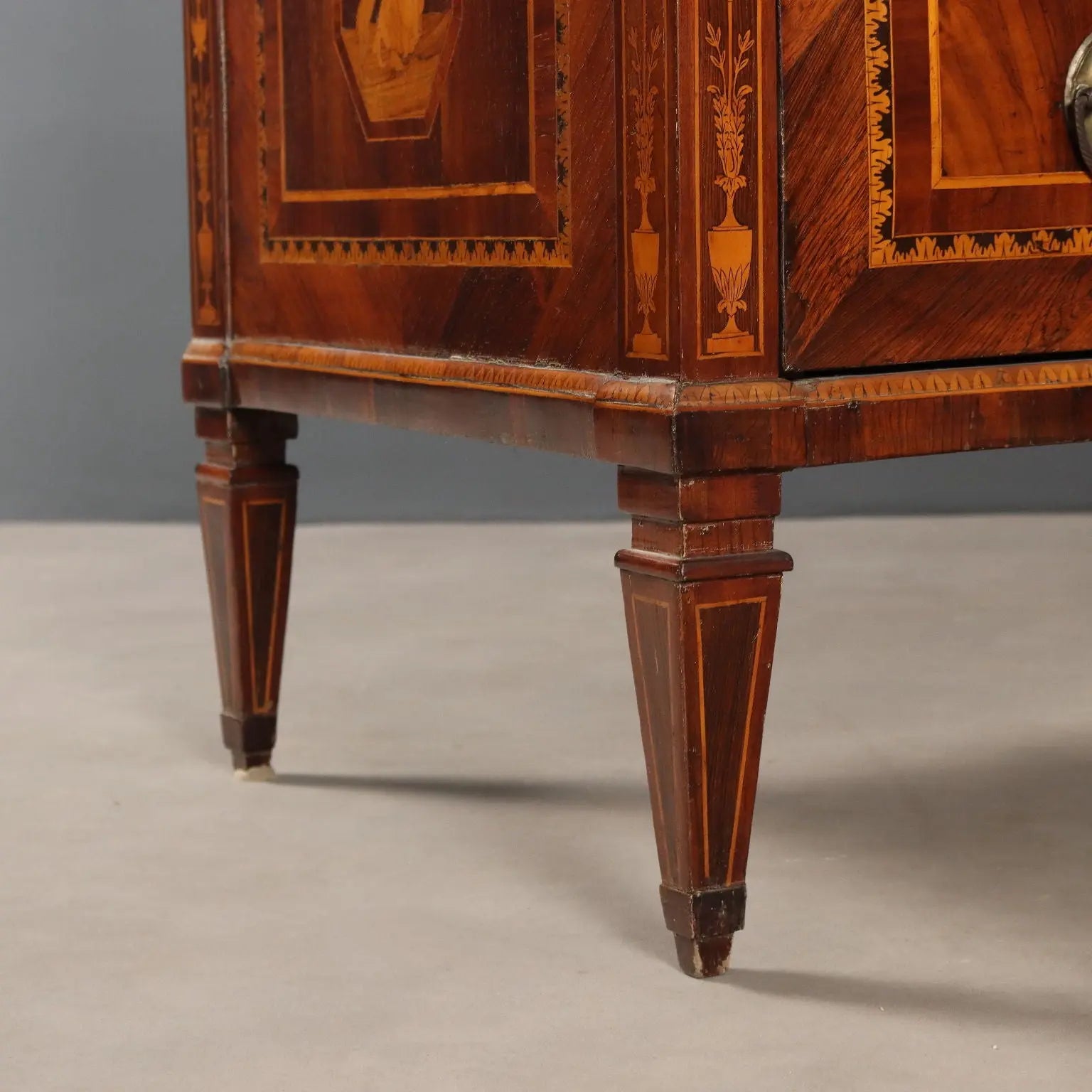 Antique Chest of Drawers Neoclassical 3 Drawers Italy XVIII Century - Italy, Late XVIII Century | Antiques | Chest of Drawers & Commodes