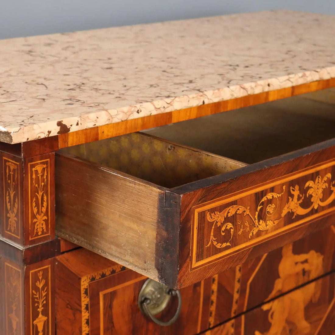 Antique Chest of Drawers Neoclassical 3 Drawers Italy XVIII Century - Italy, Late XVIII Century | Antiques | Chest of Drawers & Commodes