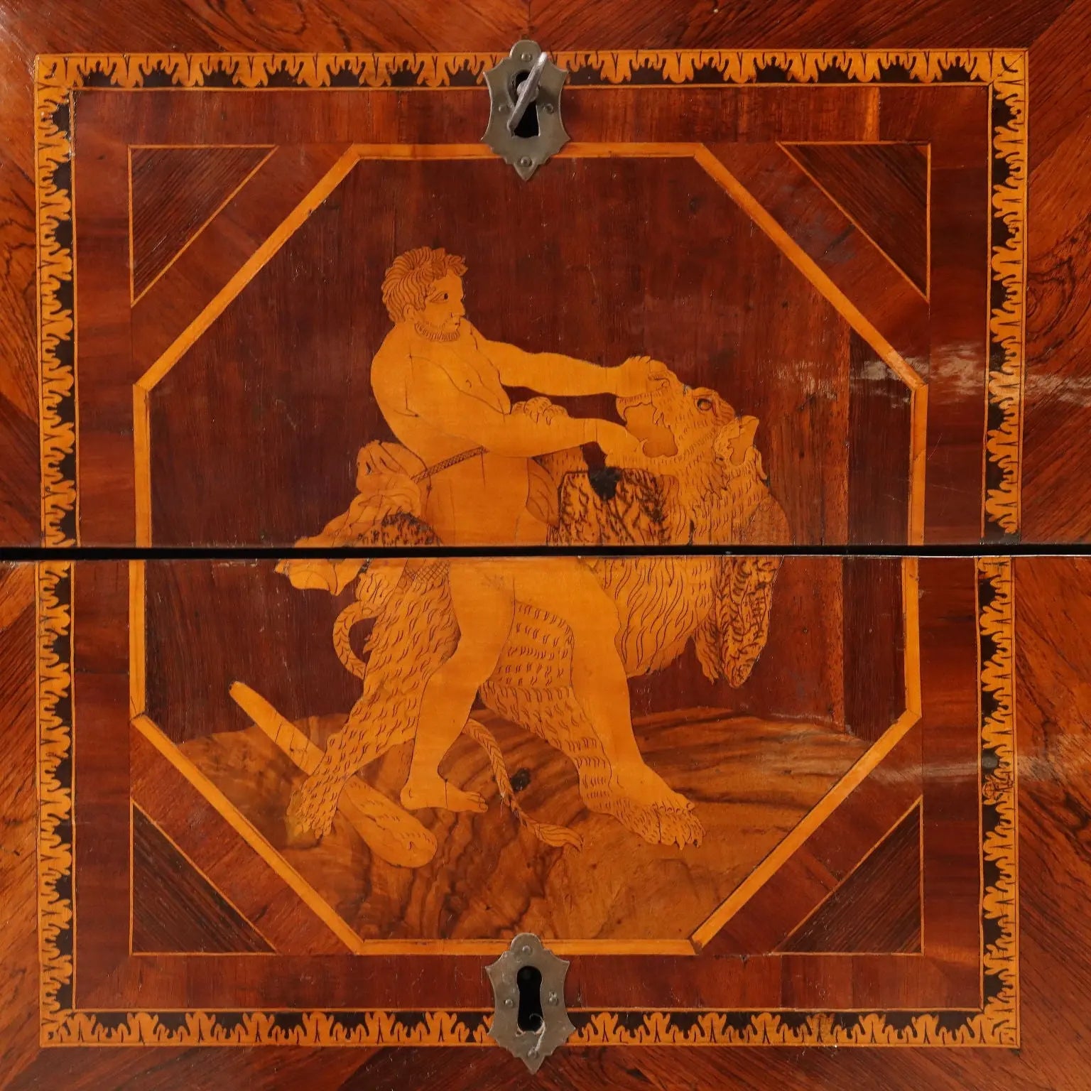 Antique Chest of Drawers Neoclassical 3 Drawers Italy XVIII Century - Italy, Late XVIII Century | Antiques | Chest of Drawers & Commodes