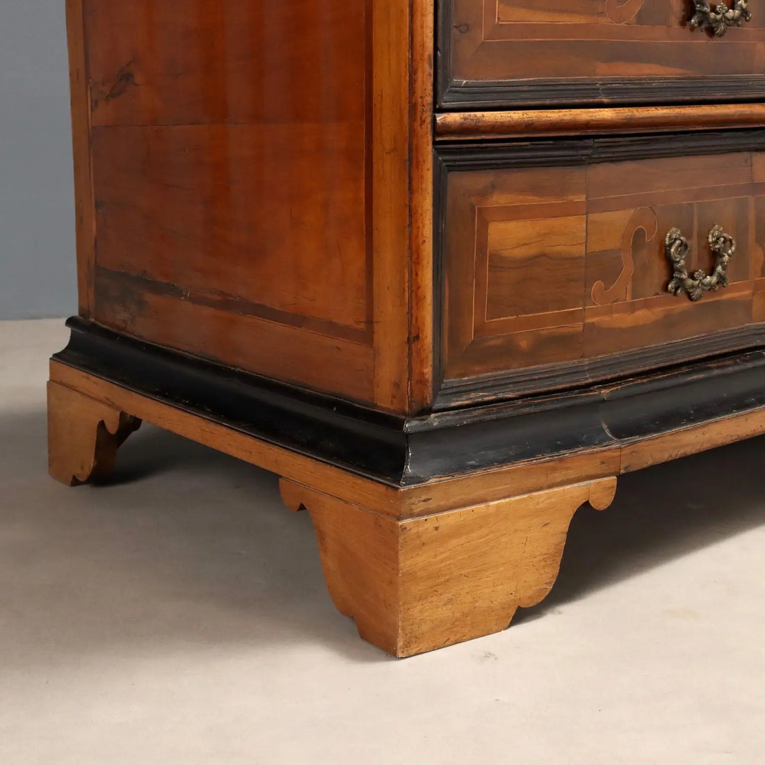 Antique Chest of Drawers Baroque 3 Drawers Italy XVIII Century - Italy, Early XVIII Century | Antiques | Chest of Drawers & Commodes