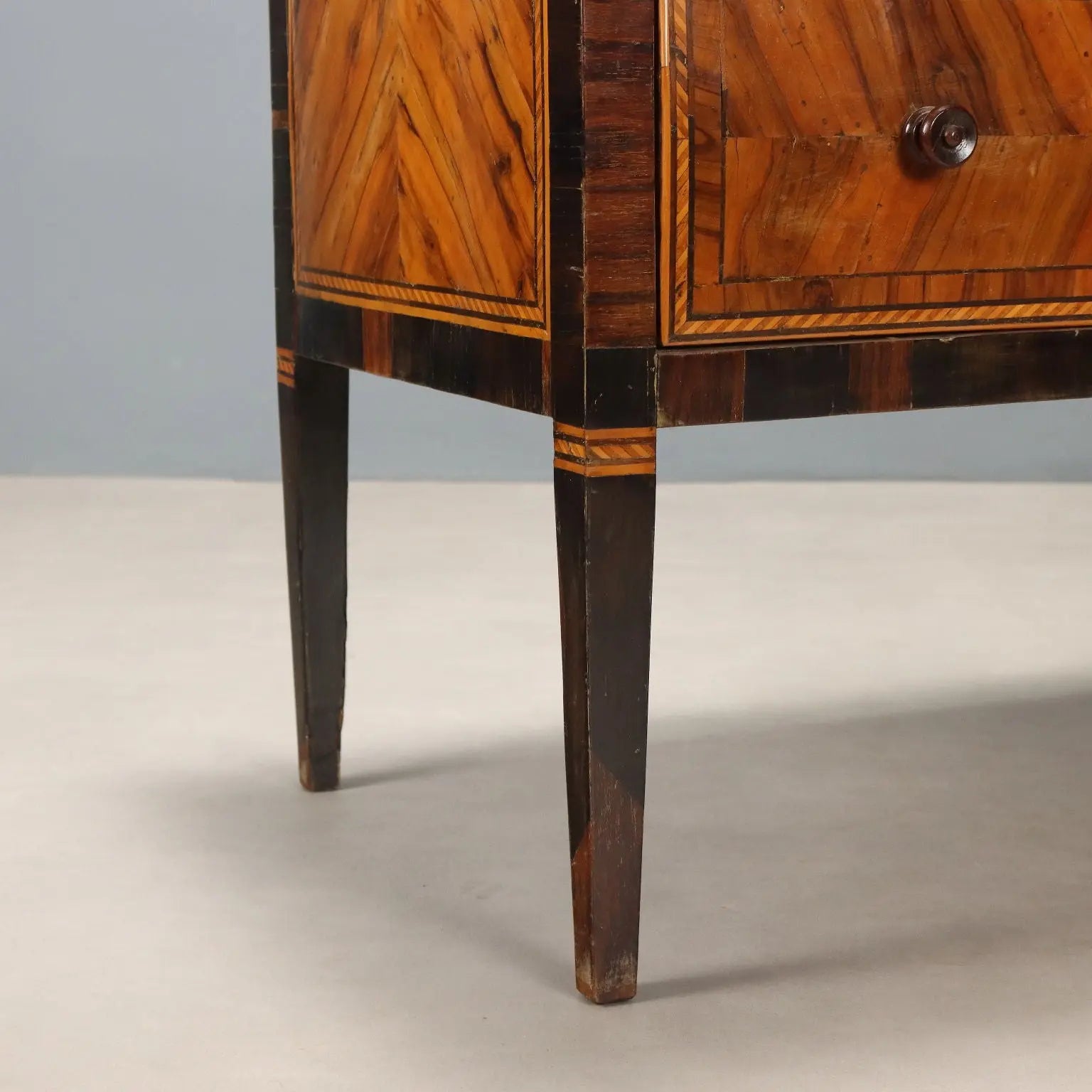 Antique Chest of Drawers Poplar Bois de Violette XVIII Century - Tuscany, Second Half XVIII Century | Antiques  Chest of Drawers & Commodes