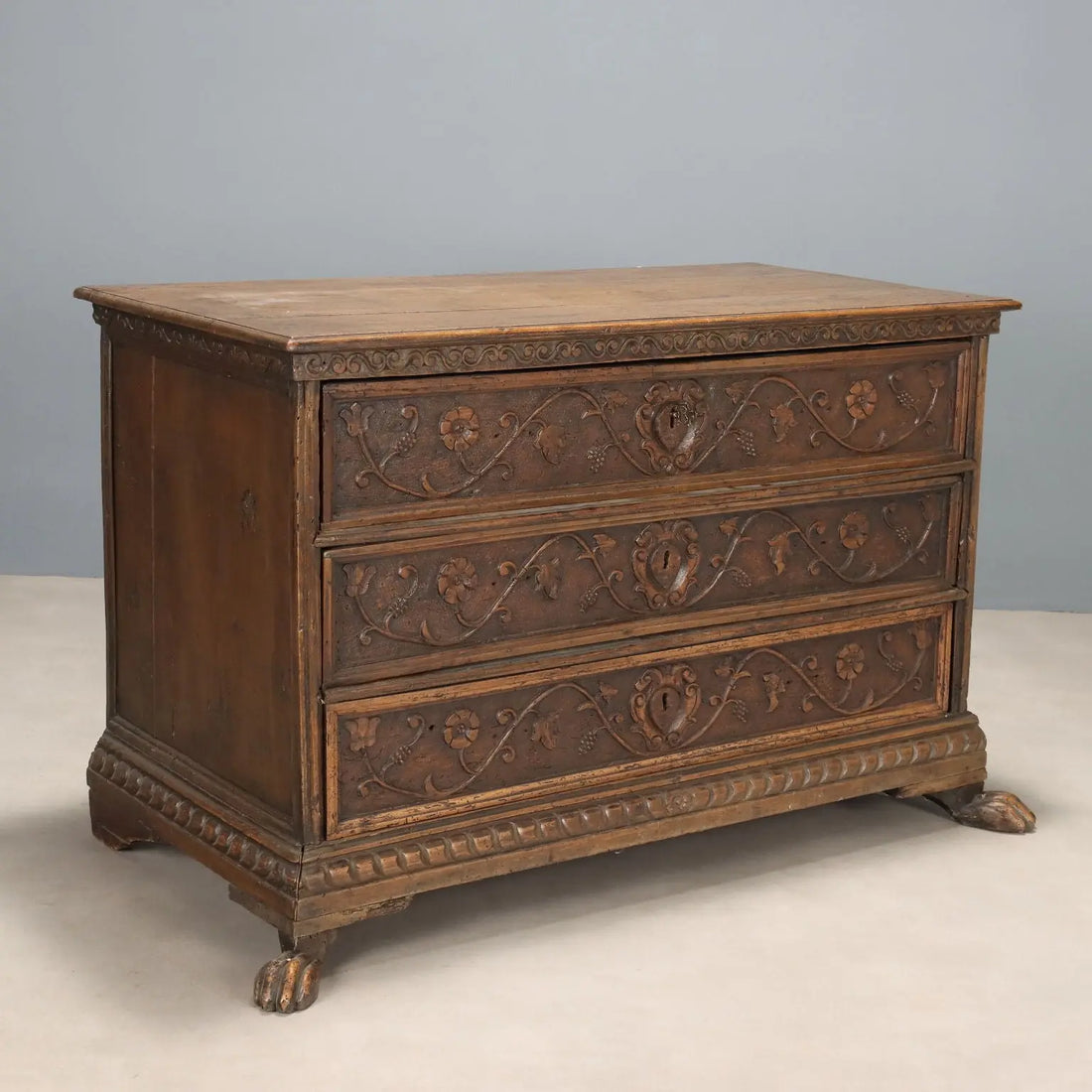 Antique Chest of Drawers Baroque Carved Walnut XVIII Century - Italy, XVIII Century | Antiques | Chest of Drawers & Commodes
