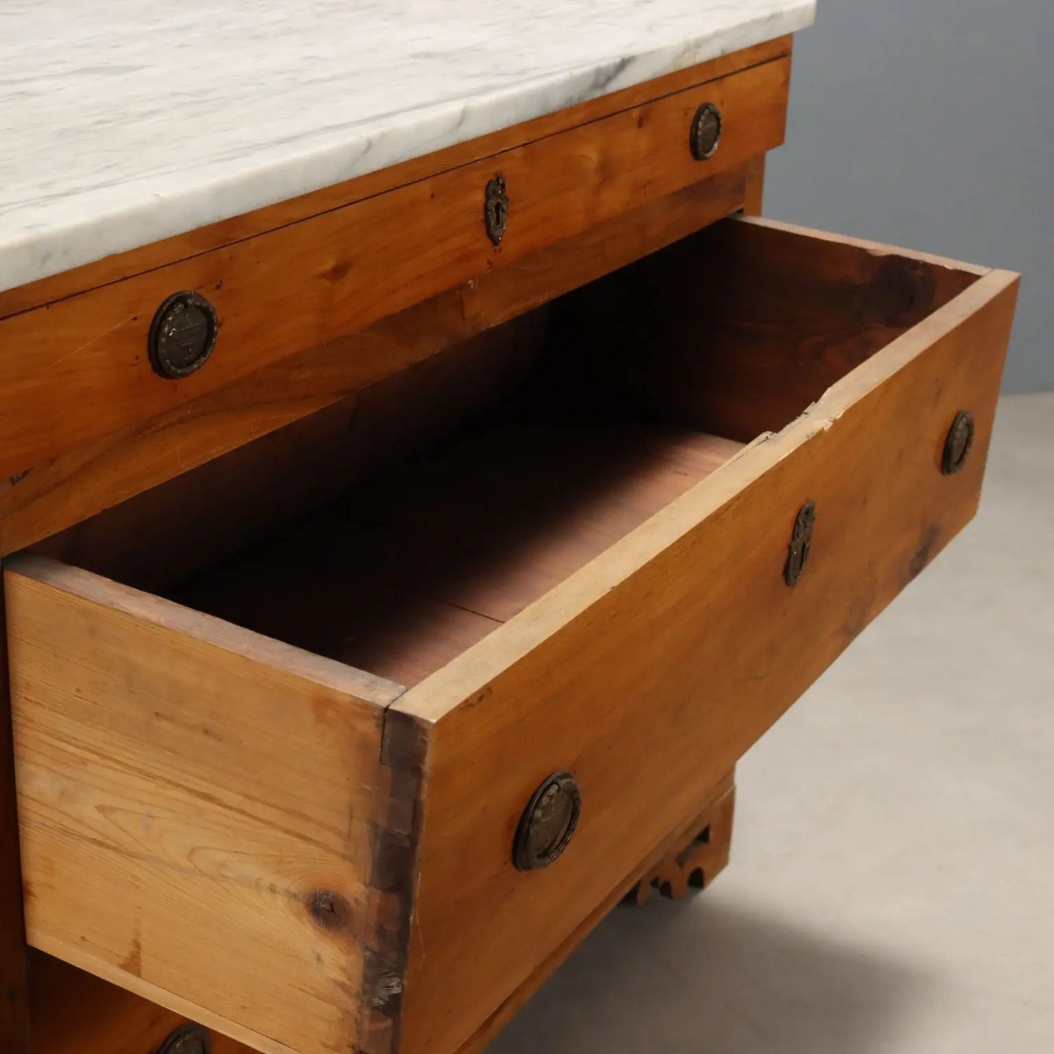 Antique Chest of Drawers Cherrywood 3 Drawers XIX Century - Italy, XIX Century | Antiques | Chest of Drawers & Commodes