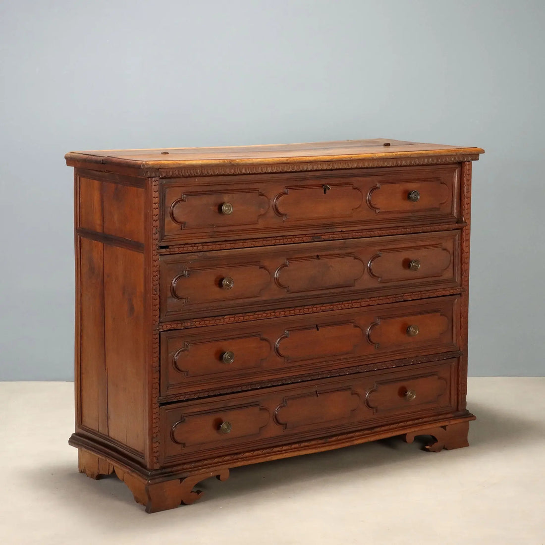 Antique Chest of Drawers Baroque Walnut 4 Drawers XVII Century