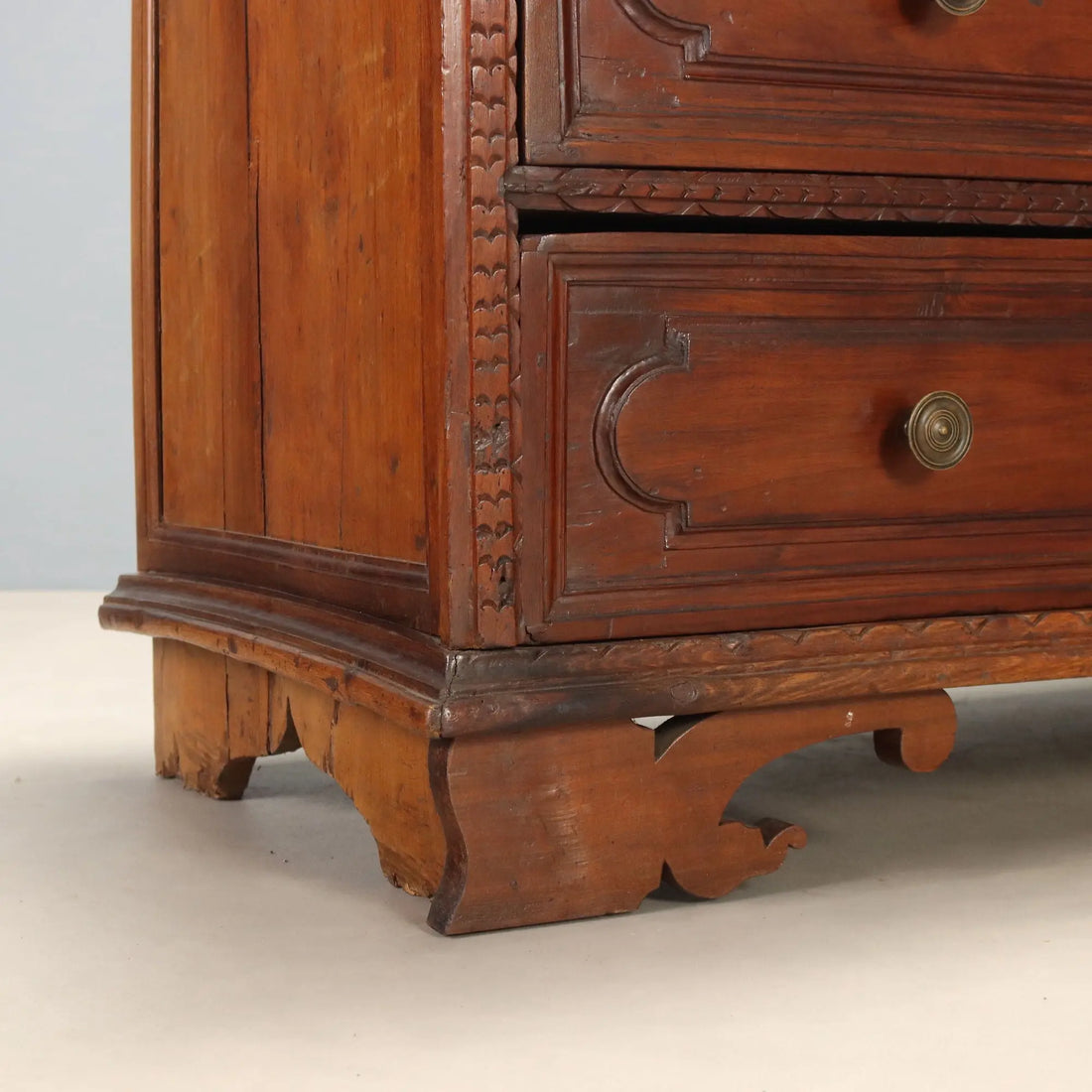 Antique Chest of Drawers Baroque Walnut 4 Drawers XVII Century