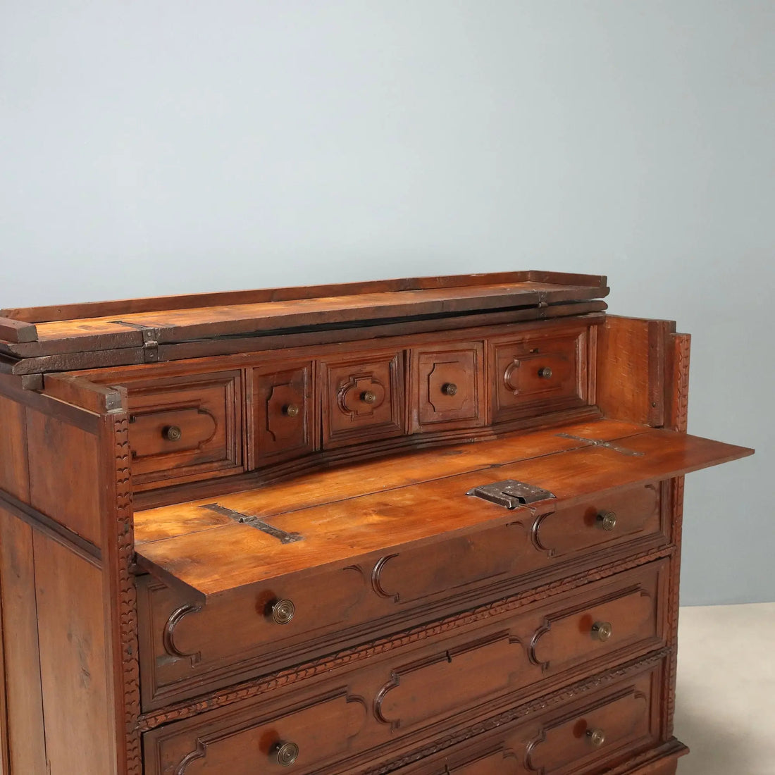 Antique Chest of Drawers Baroque Walnut 4 Drawers XVII Century