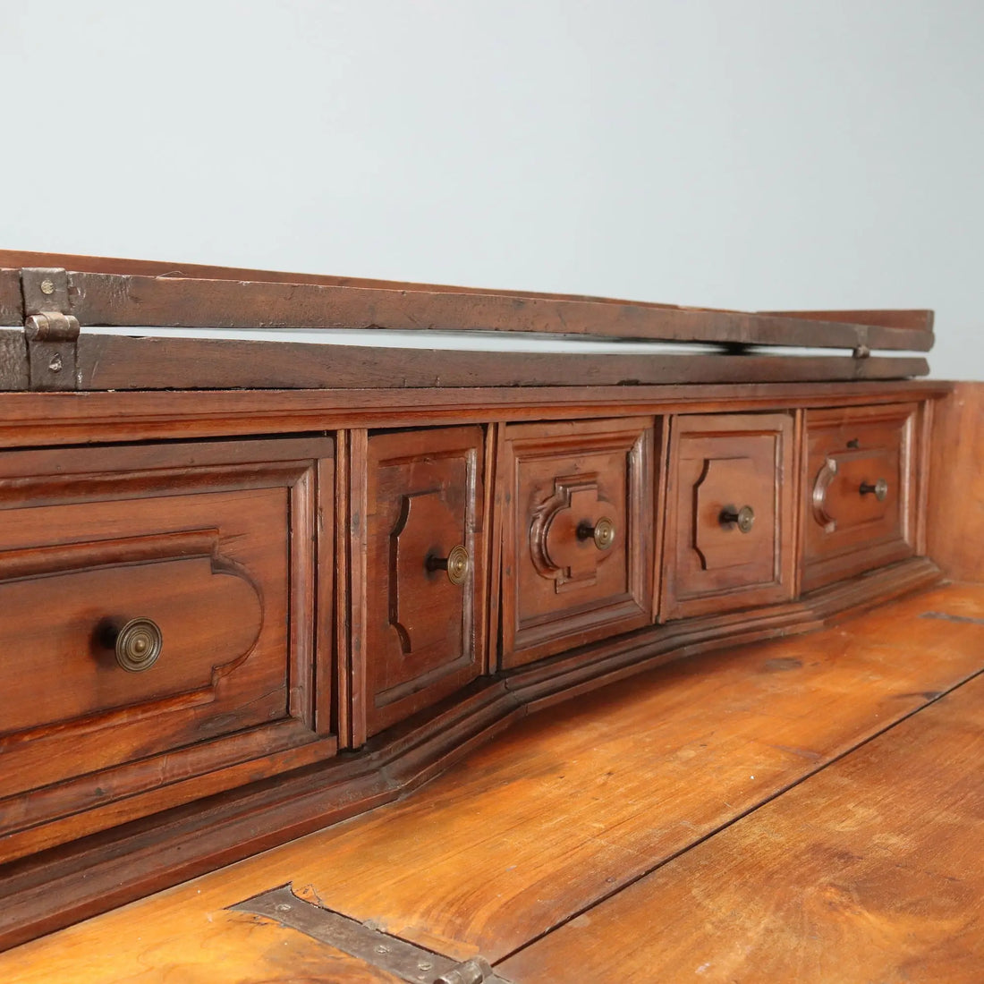 Antique Chest of Drawers Baroque Walnut 4 Drawers XVII Century