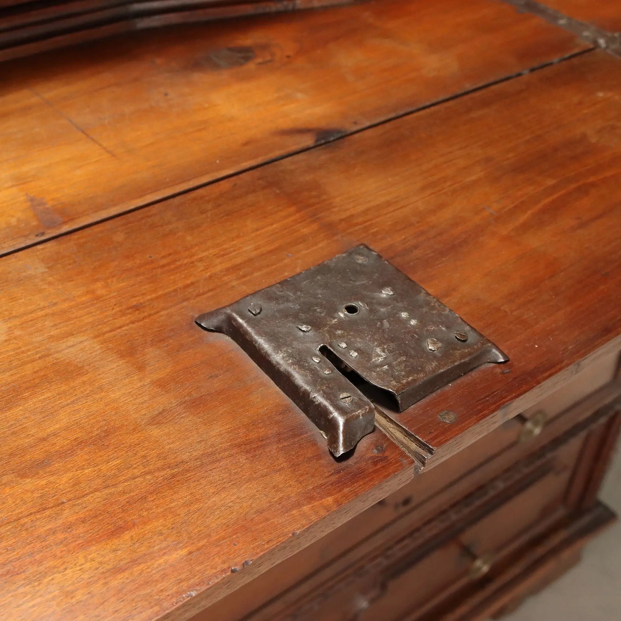 Antique Chest of Drawers Baroque Walnut 4 Drawers XVII Century