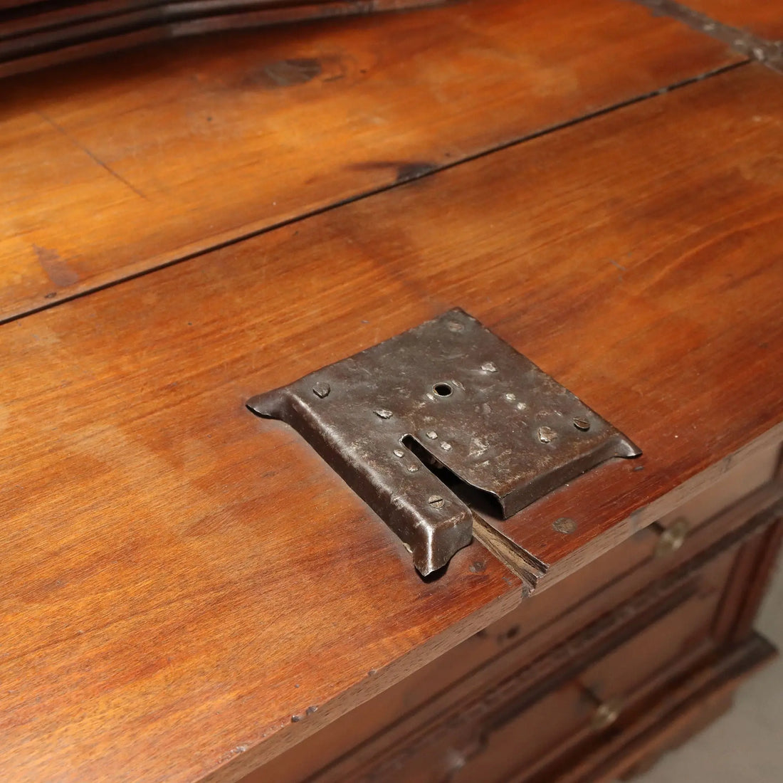 Antique Chest of Drawers Baroque Walnut 4 Drawers XVII Century