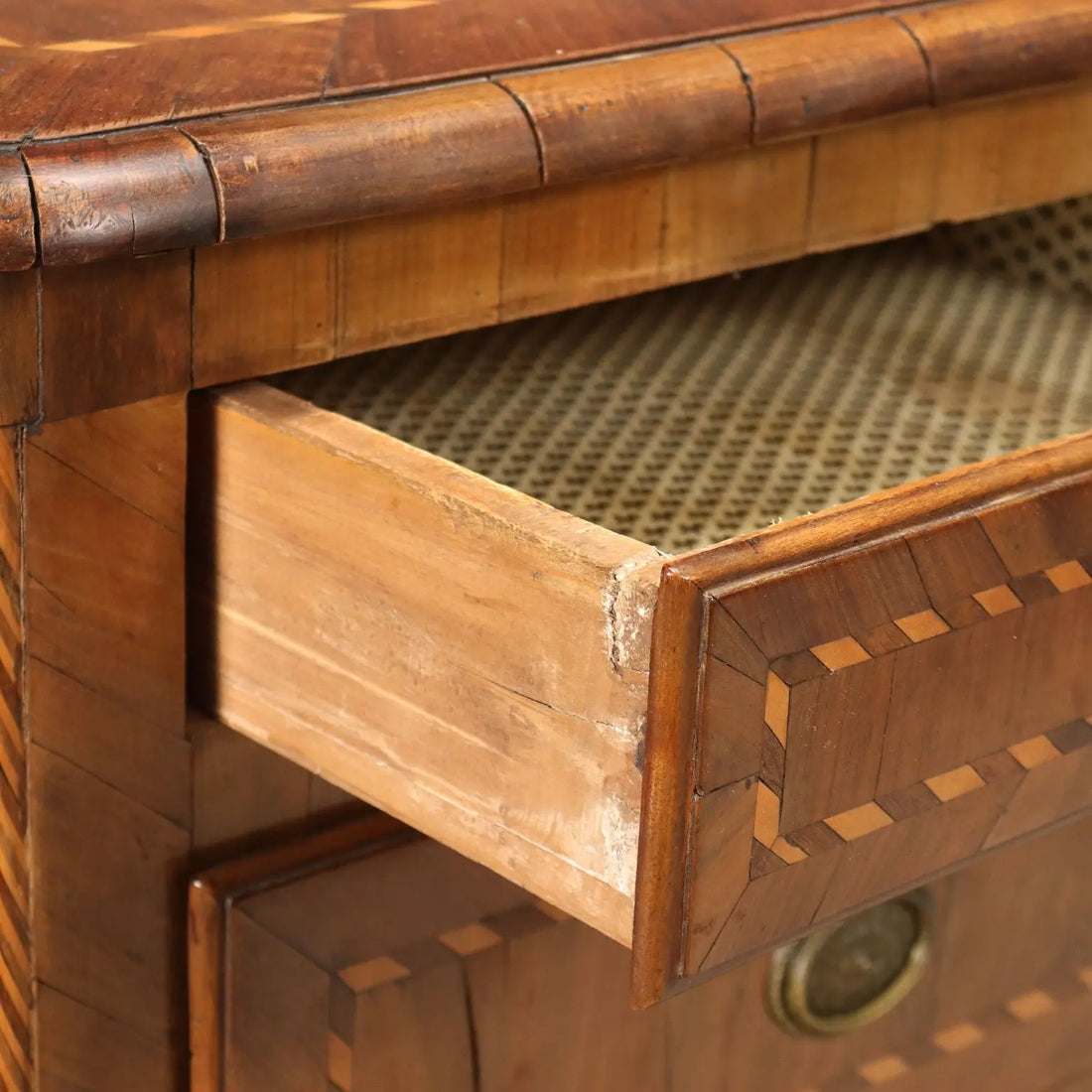 Antique Chest of Drawers Walnut 5 Drawers Italy XVIII Century