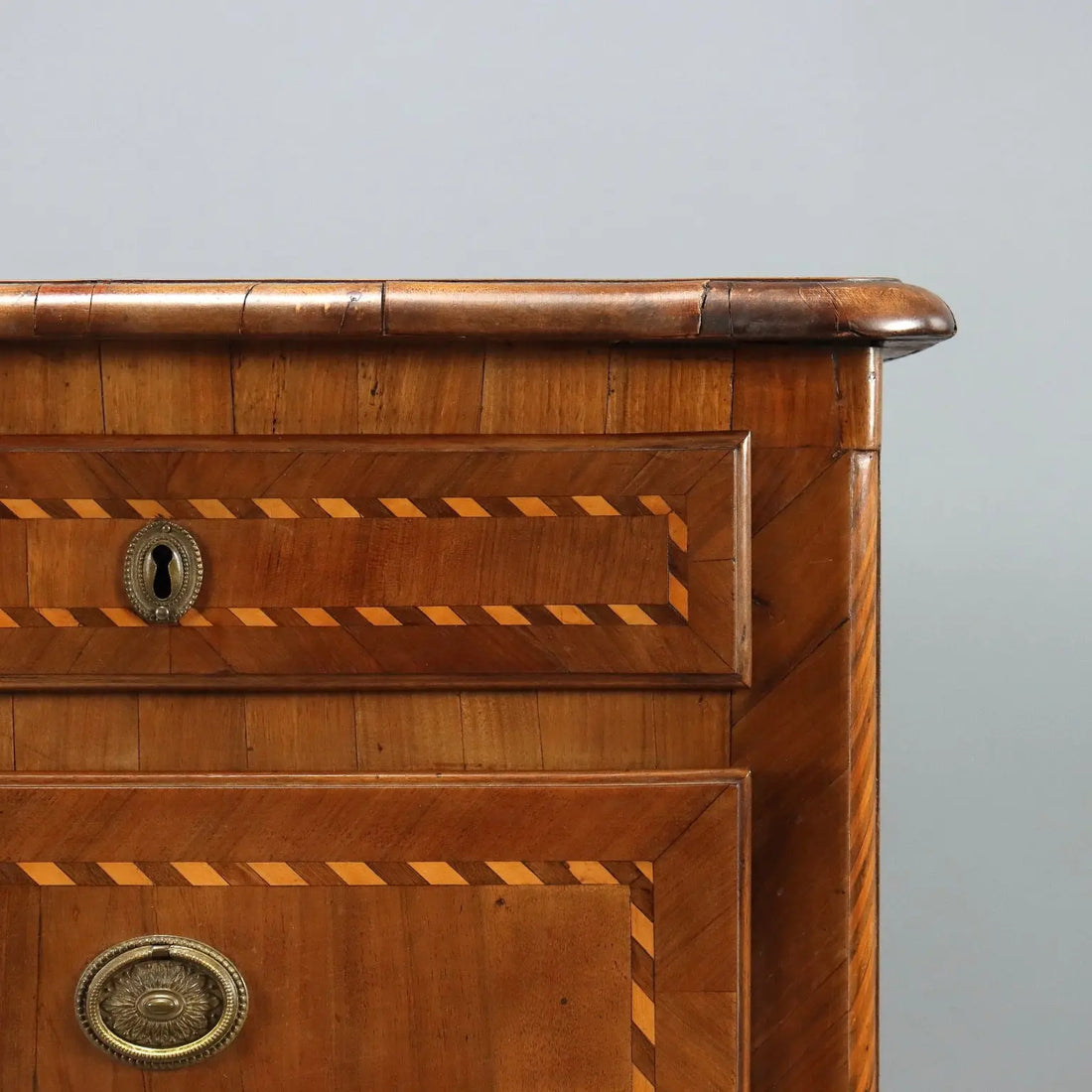 Antique Chest of Drawers Walnut 5 Drawers Italy XVIII Century