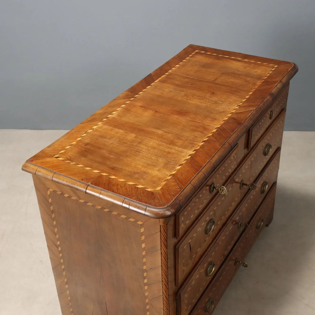 Antique Chest of Drawers Walnut 5 Drawers Italy XVIII Century