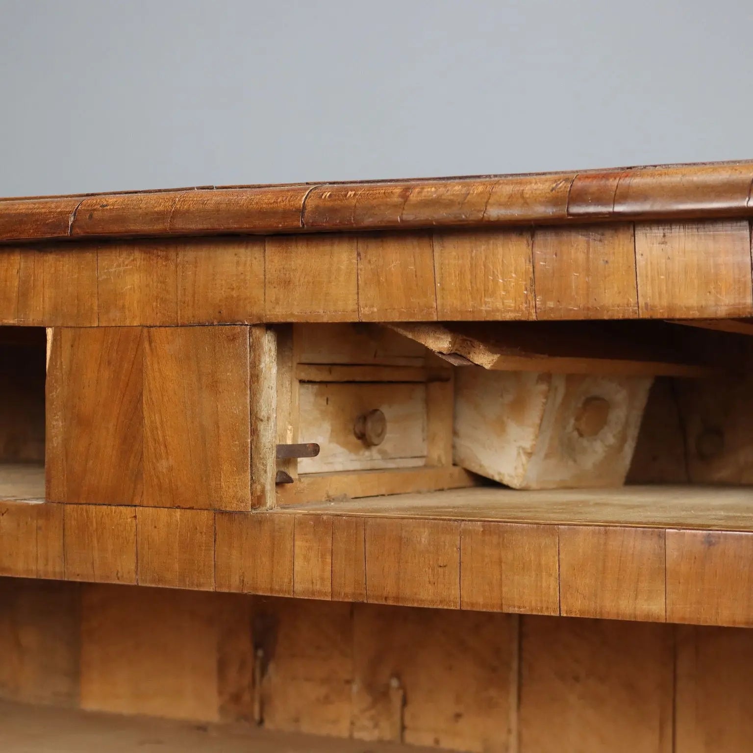 Antique Chest of Drawers Walnut 5 Drawers Italy XVIII Century