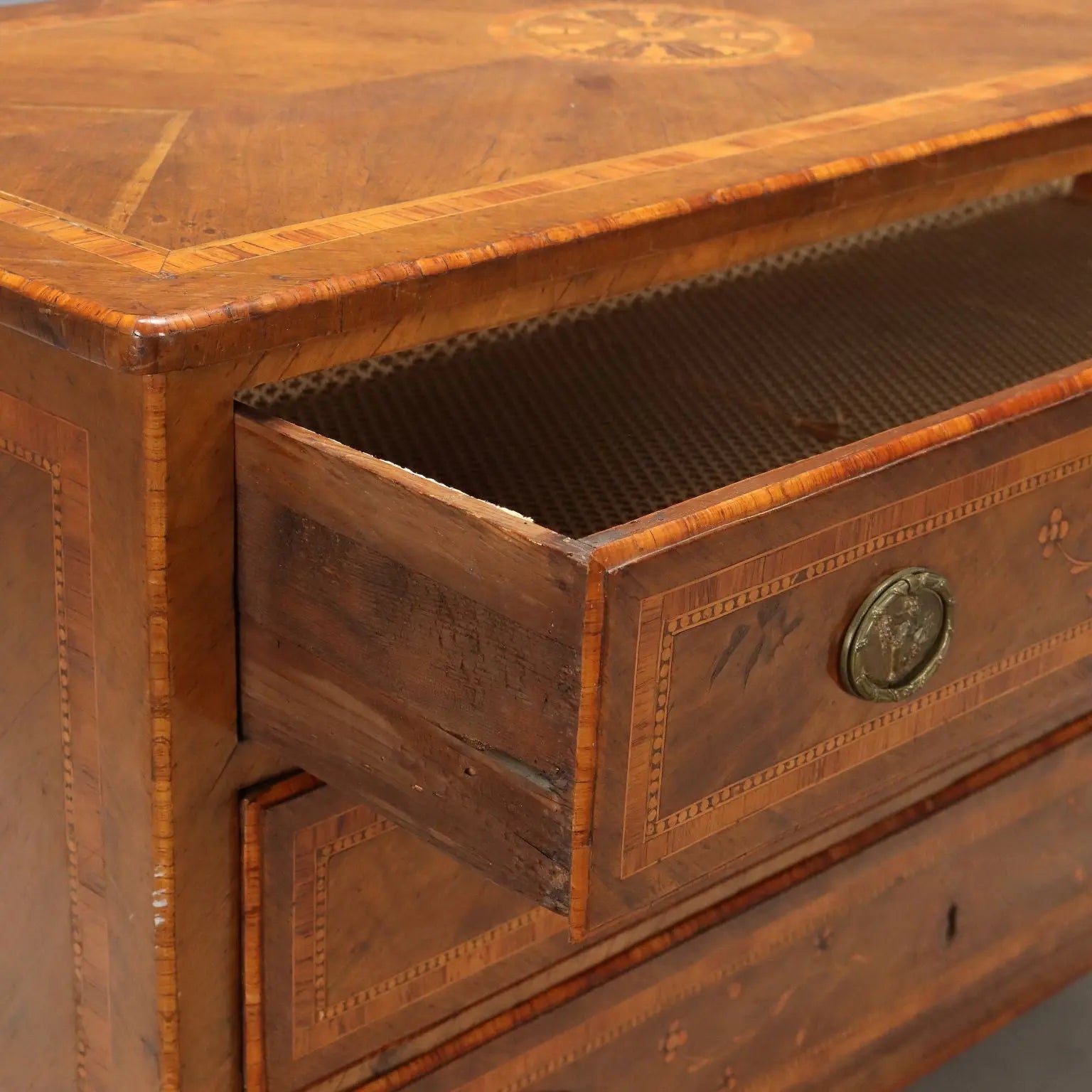Antique Chest of Drawers Neoclassical Style Walnut XVIII Century