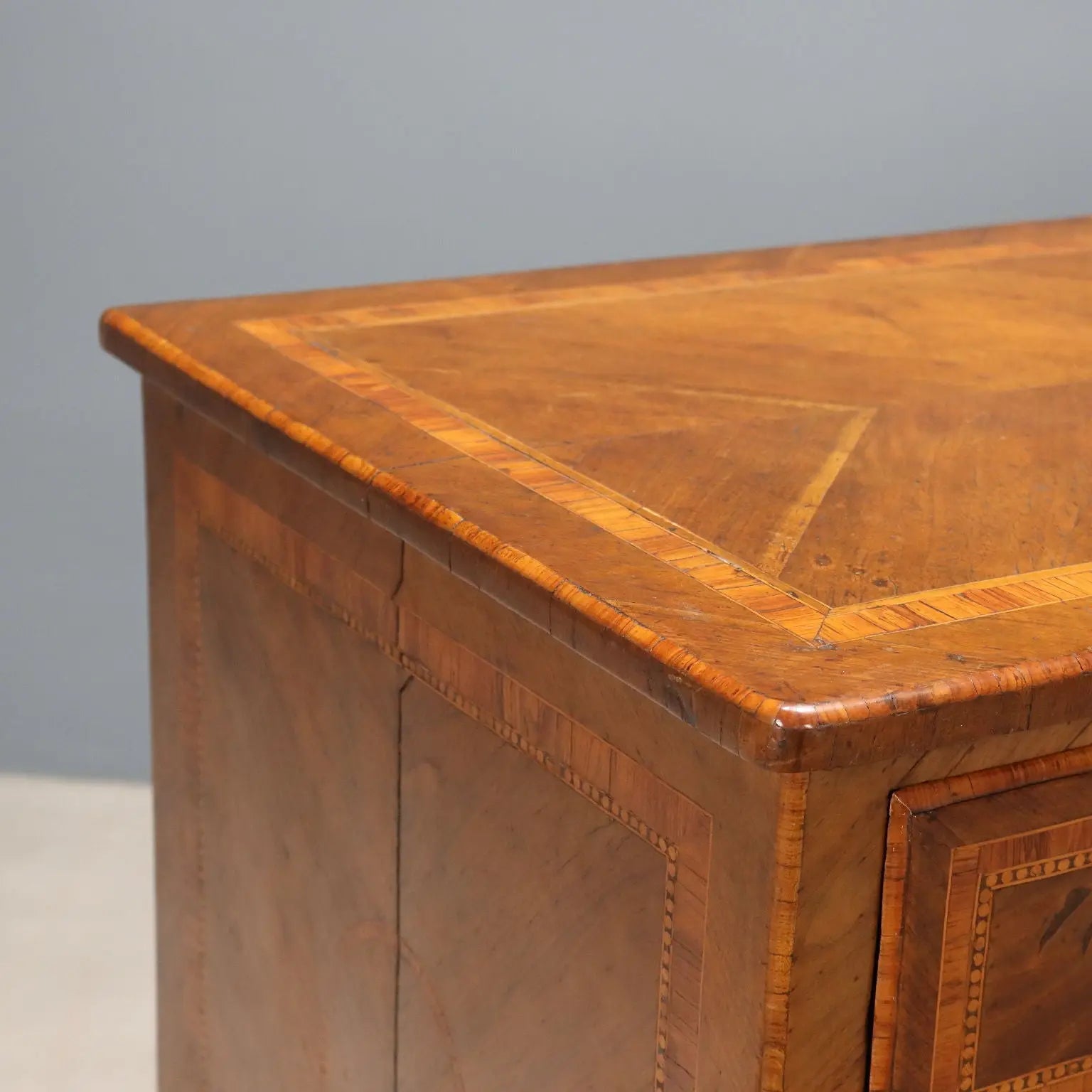 Antique Chest of Drawers Neoclassical Style Walnut XVIII Century