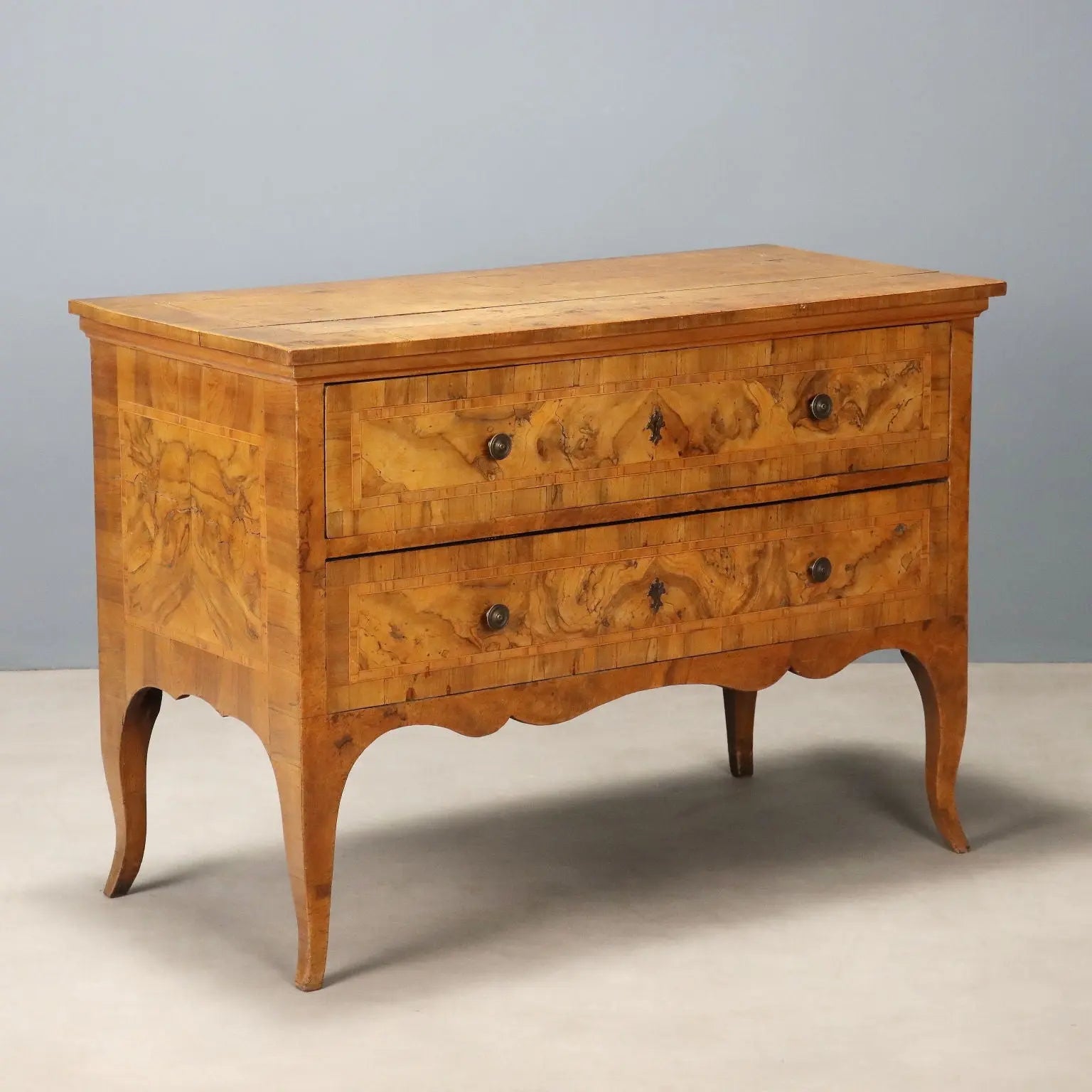Antique Chest of Drawers Walnut Burl Italy XVIII Century