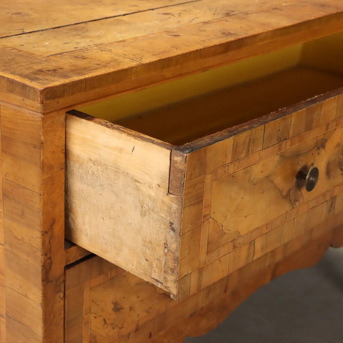 Antique Chest of Drawers Walnut Burl Italy XVIII Century