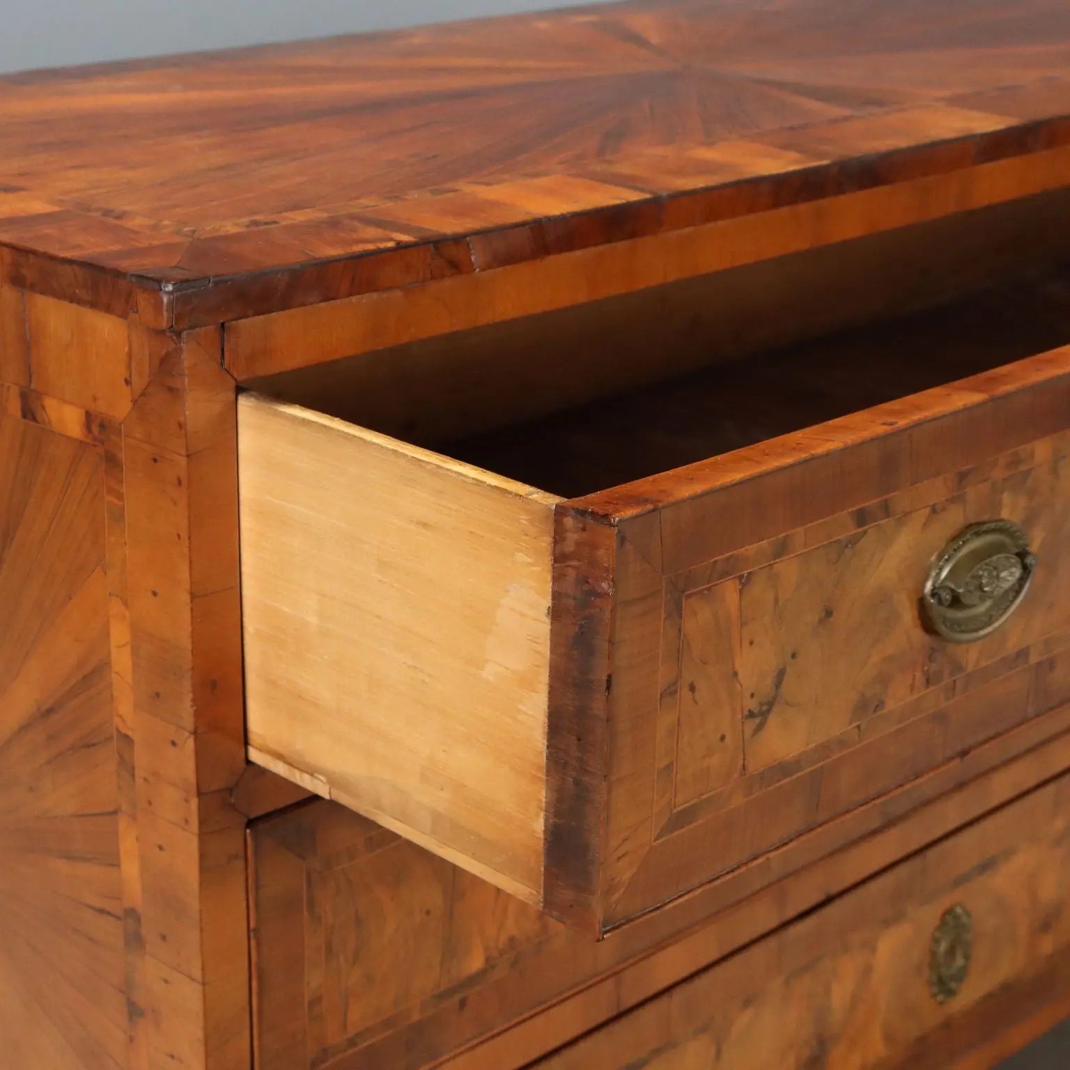 Neoclassical Walnut Chest - Emilia, 1700
