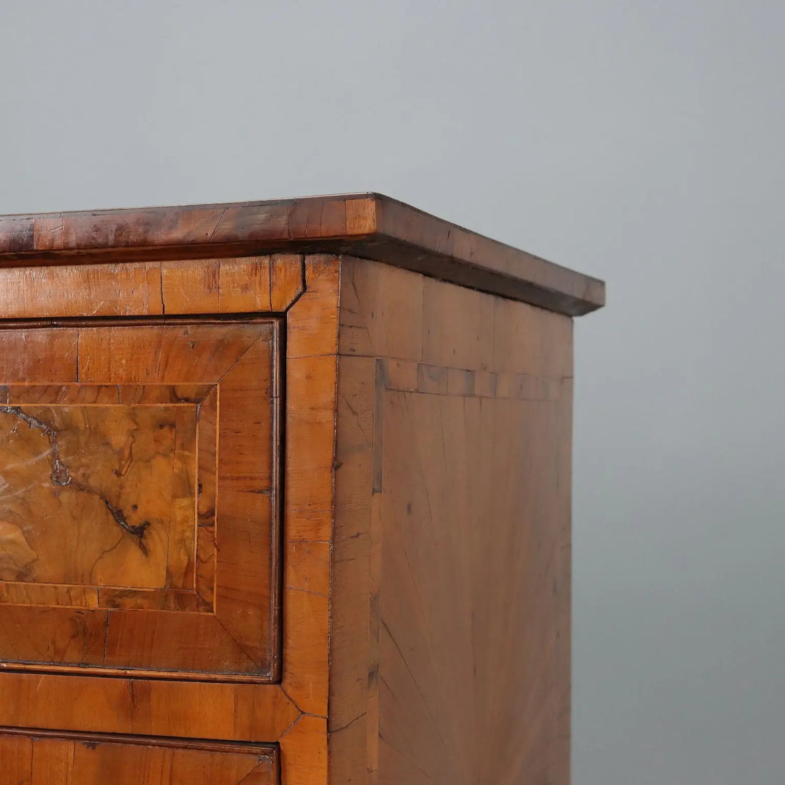 Neoclassical Walnut Chest - Emilia, 1700