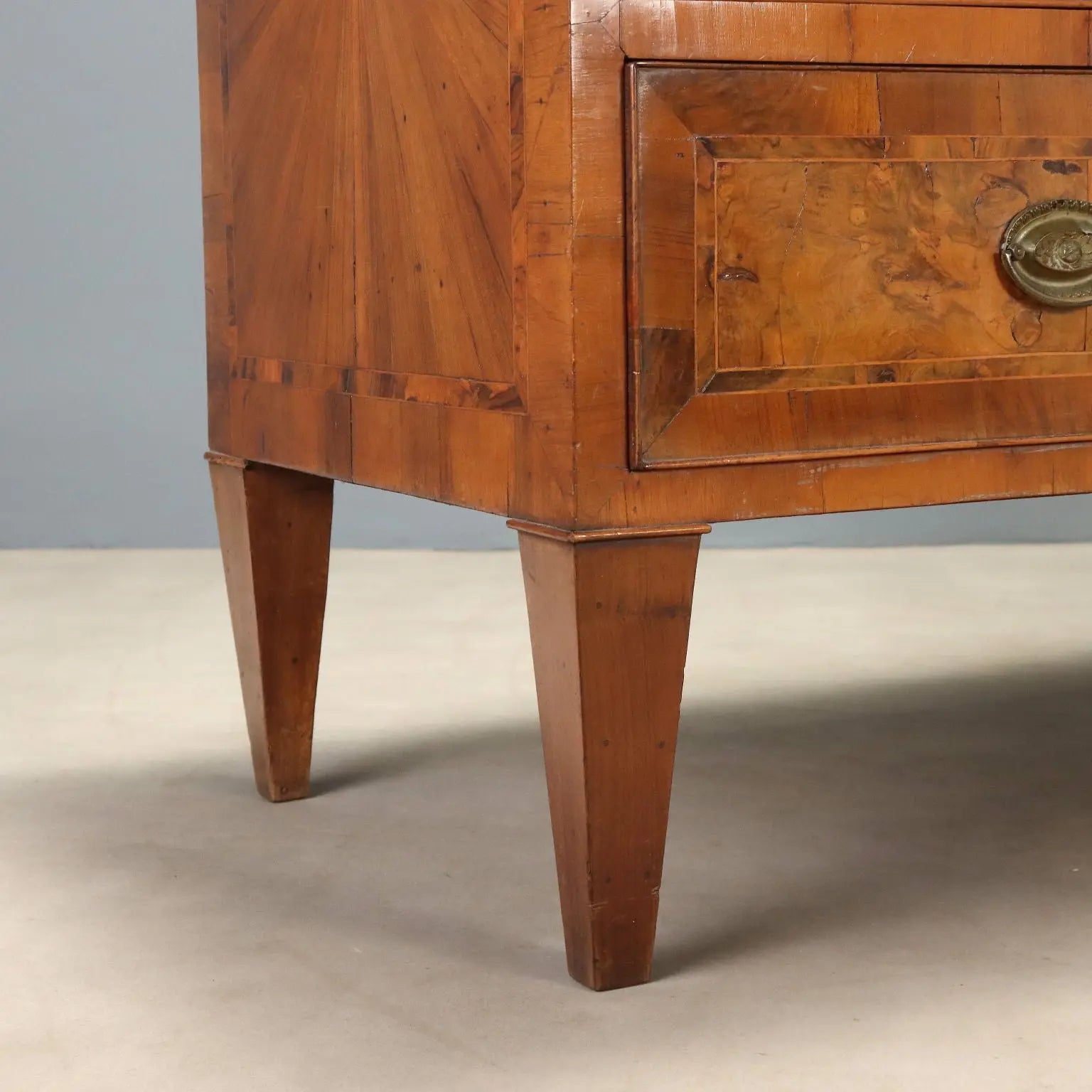 Neoclassical Walnut Chest - Emilia, 1700