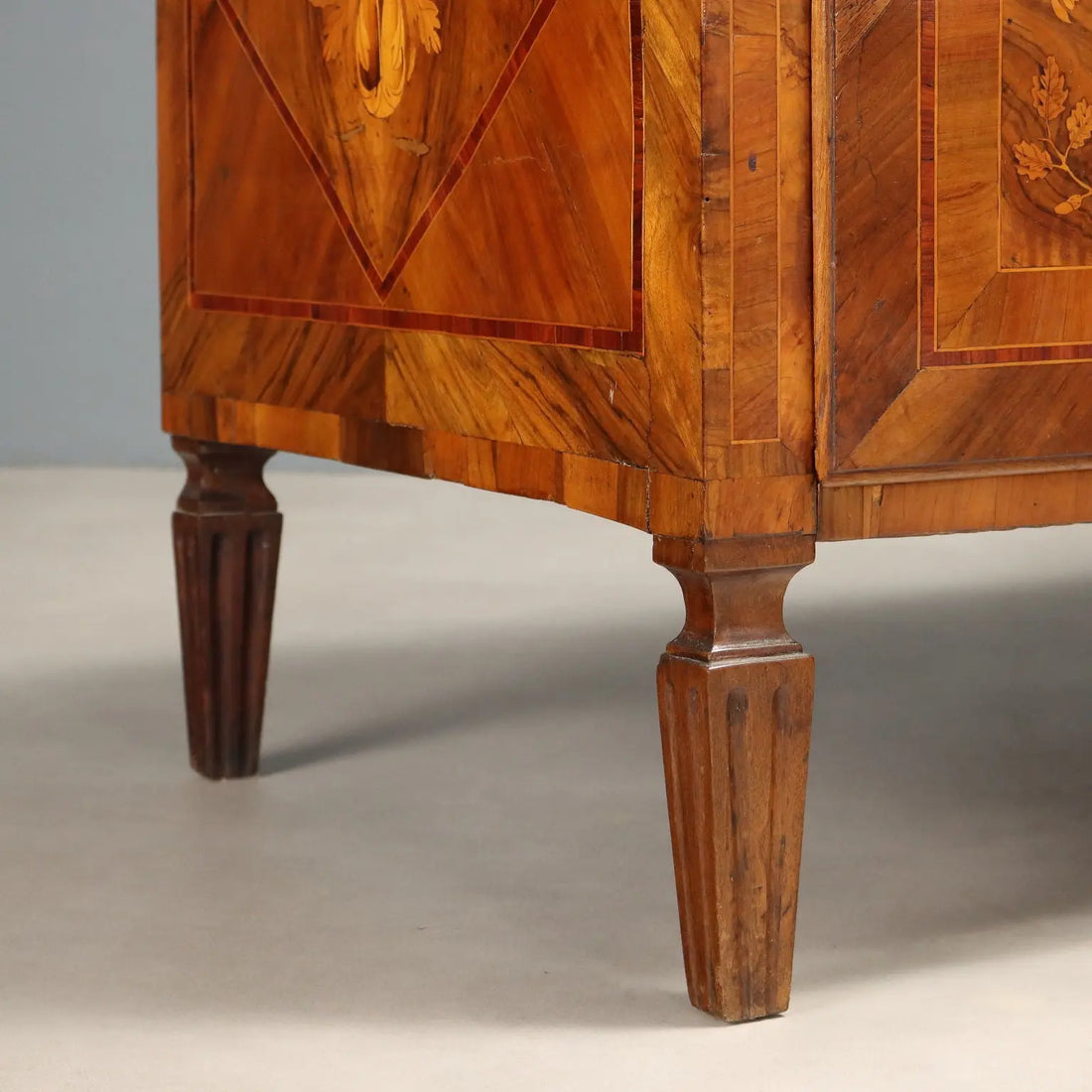 Antique Chests of Drawers Neoclassical Walnut XVIII Century