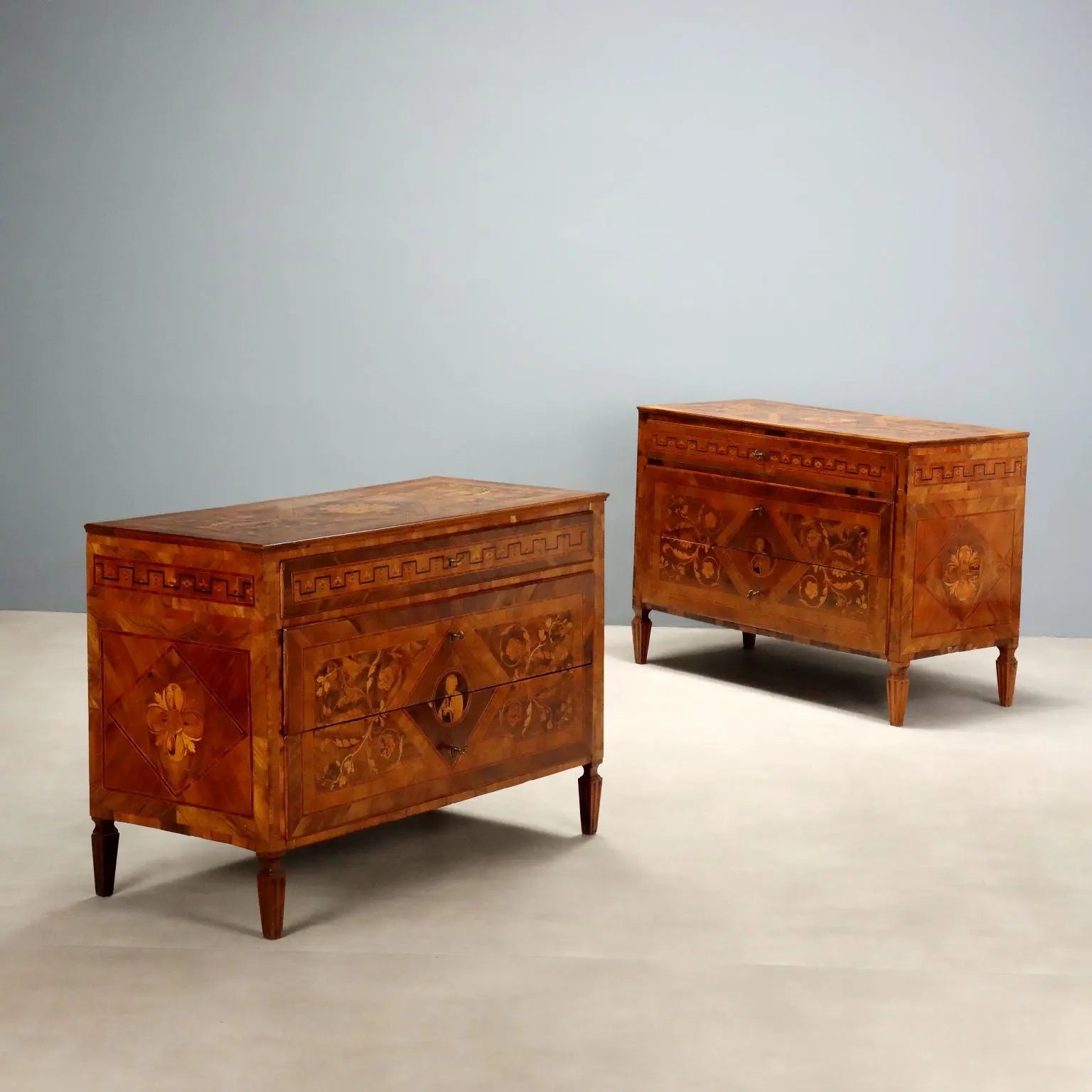 Antique Chests of Drawers Neoclassical Walnut XVIII Century