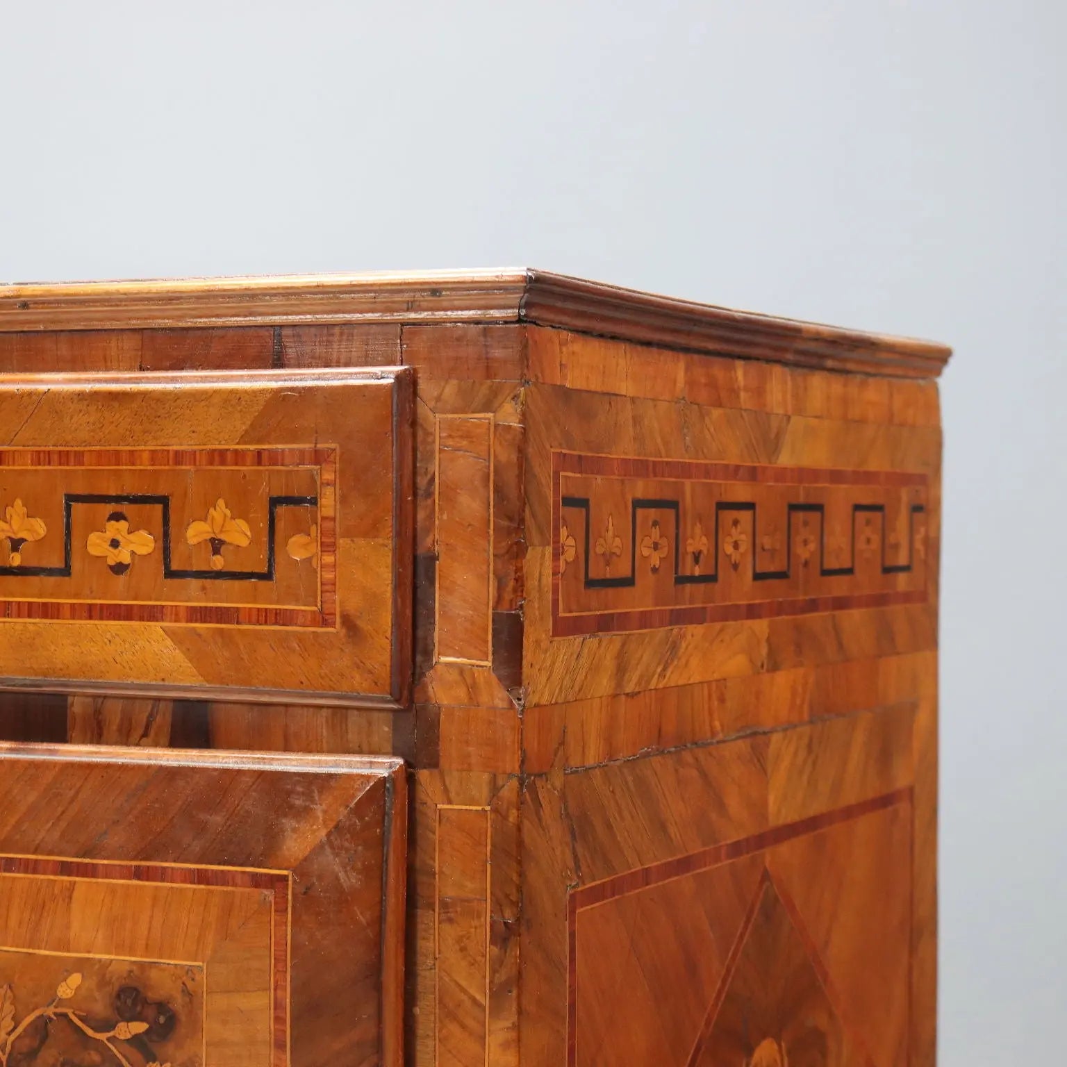 Antique Chests of Drawers Neoclassical Walnut XVIII Century